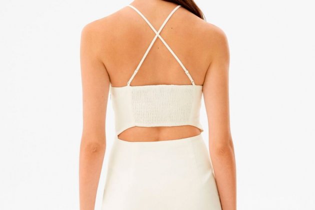 Vestido mini cuello halter ajustado Vestido mini cuello halter ajustado