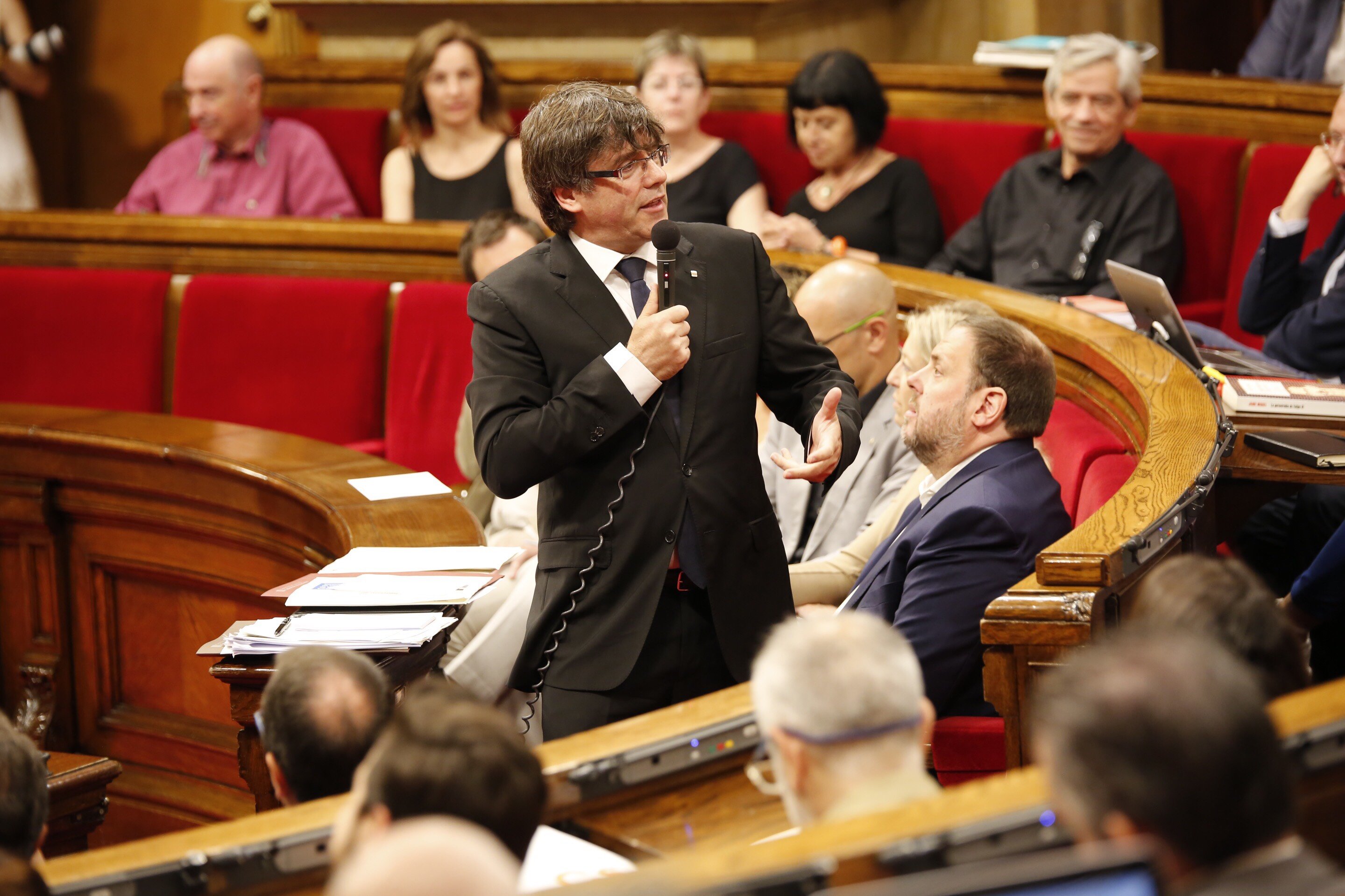 Puigdemont titlla la Fiscalia i els grups contraris al referèndum d'"espantafuncionaris"