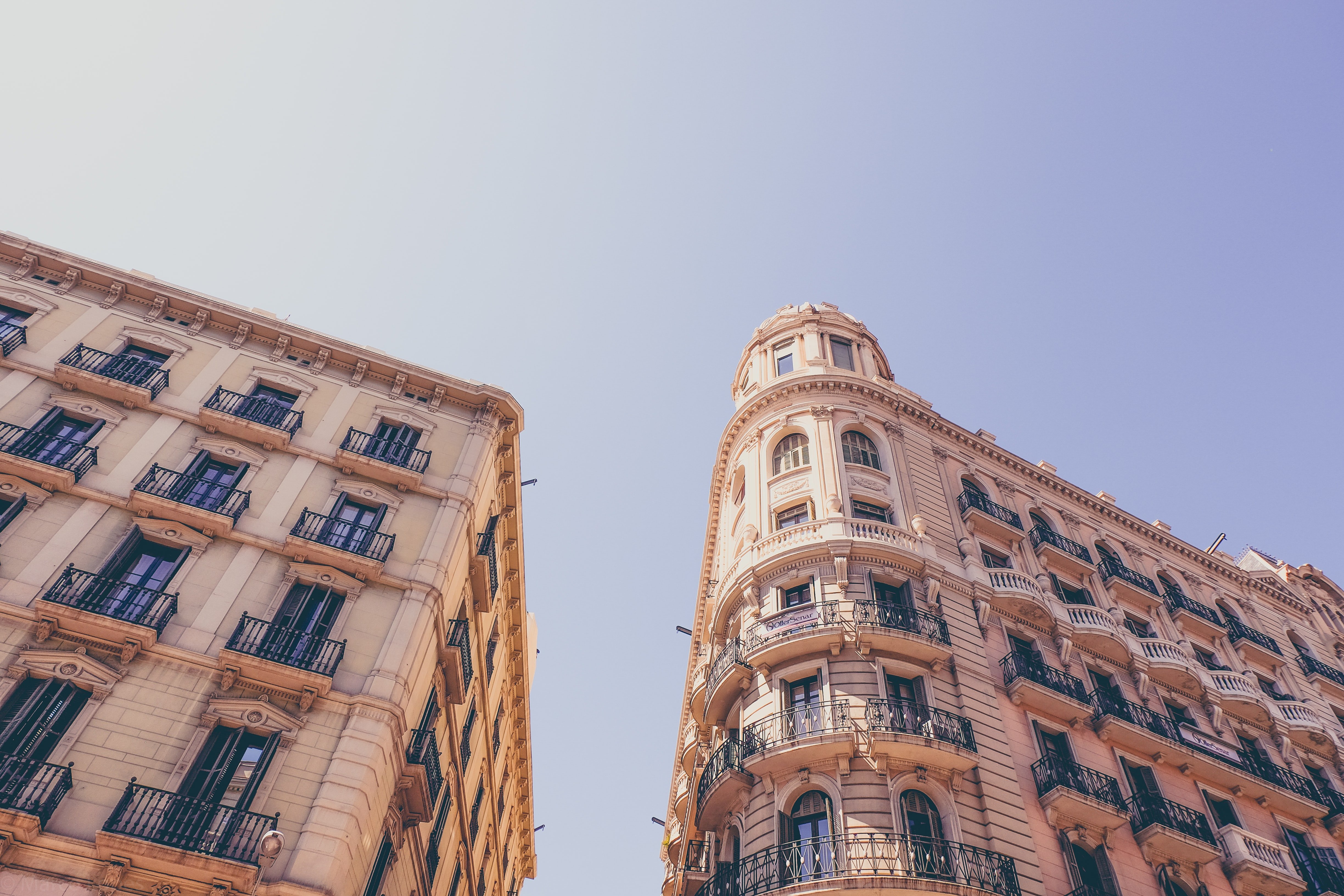 La oferta de viviendas de alquiler residencial en Barcelona ha caído un 50% en dos años