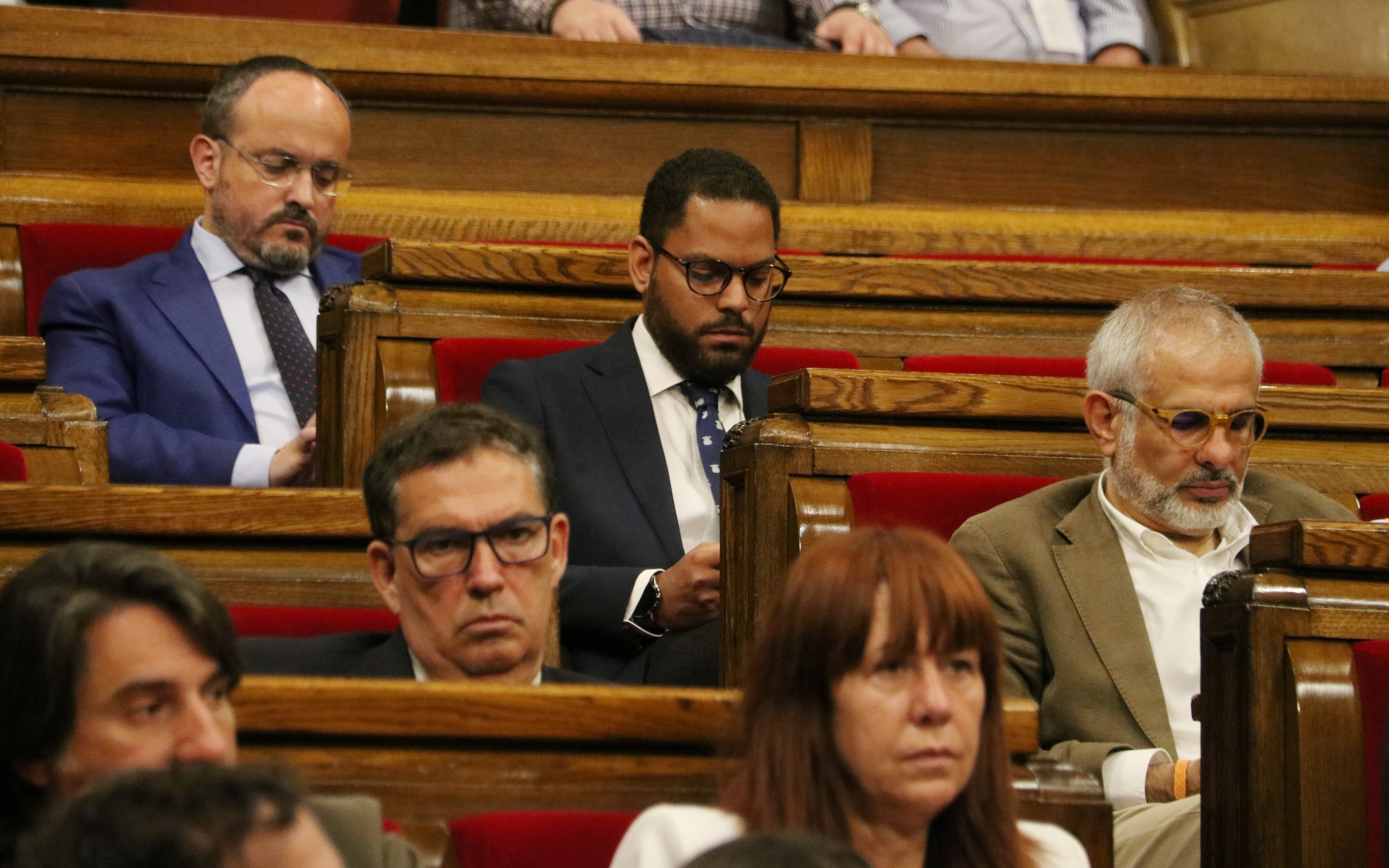 Indignació de Vox, Cs i PP amb l'acord de pressupostos: "Salvador Illa és un separatista més"