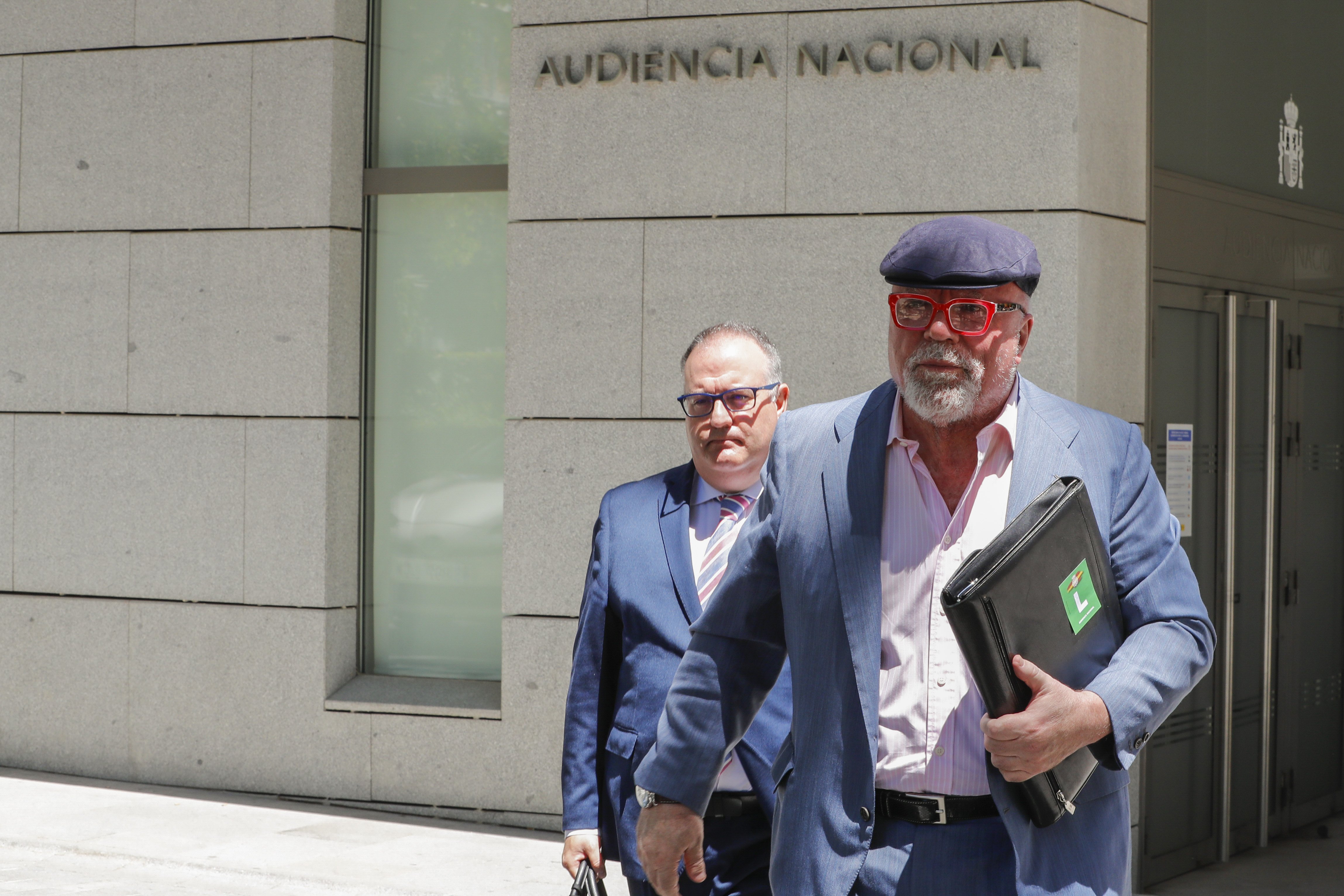 El juez cita al Estado como responsable civil de los delitos del comisario Villarejo en el caso Tándem