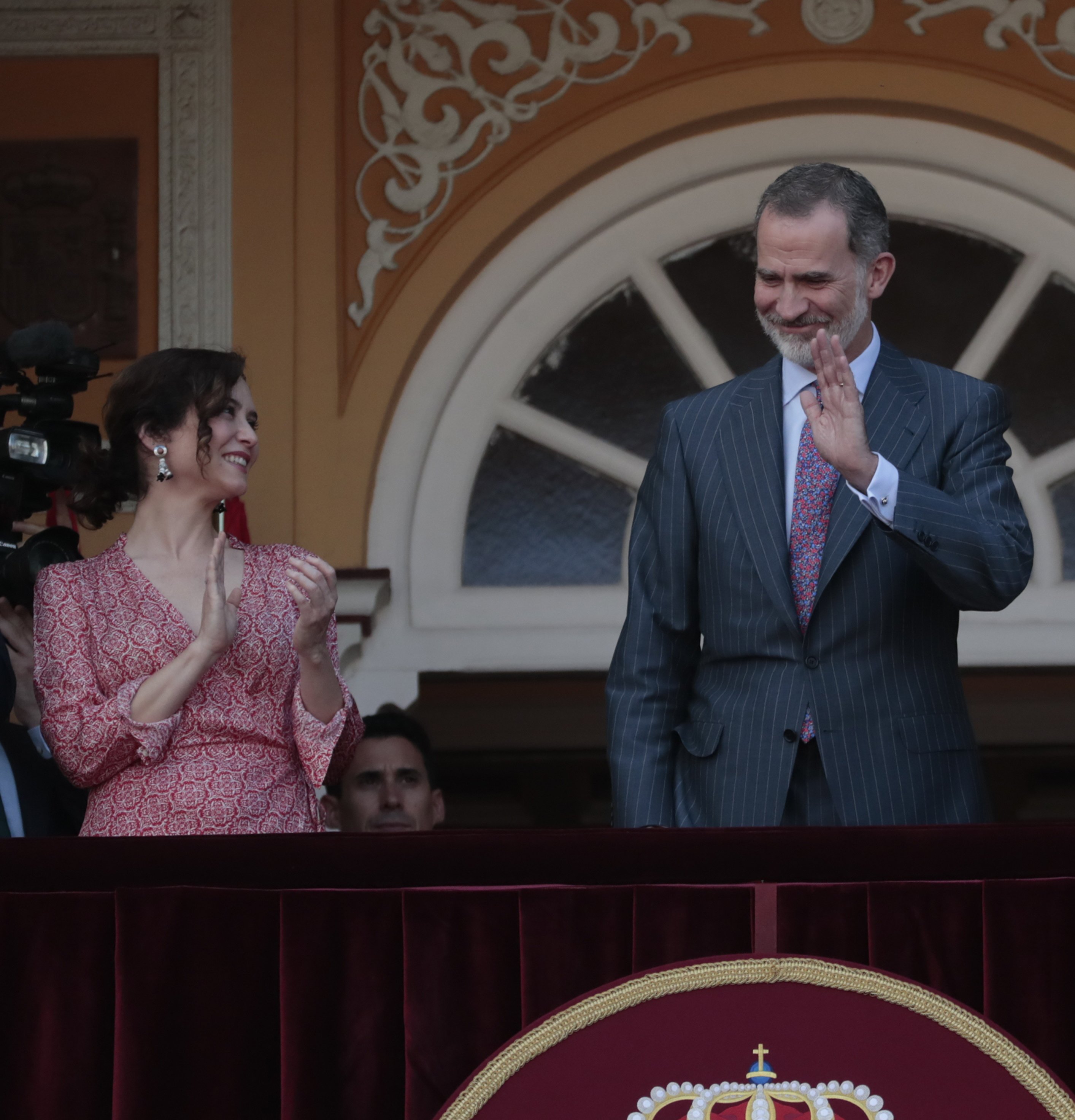 Felipe con Ayuso en los toros GTRES