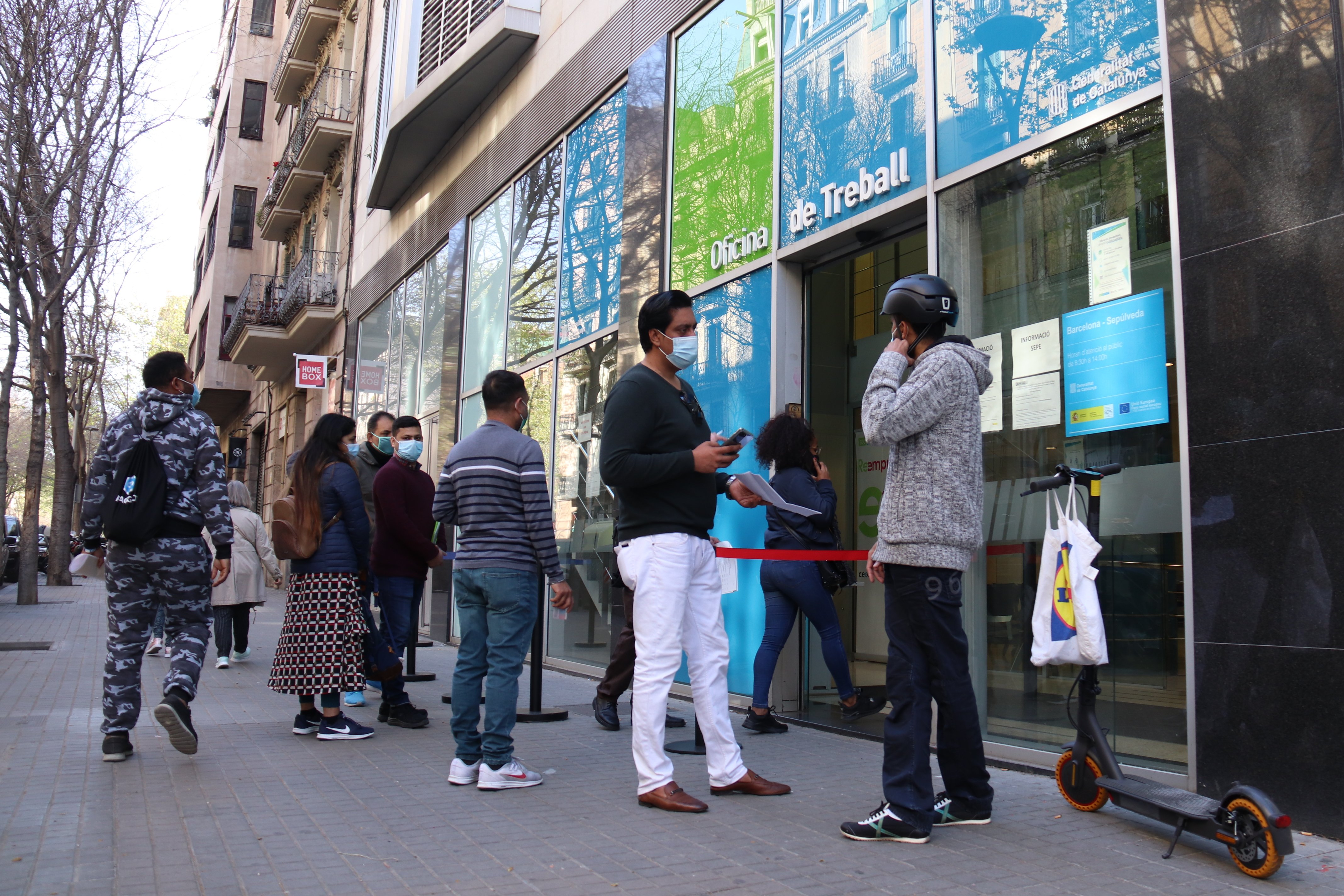 Catalunya lidera la baixada de l'atur amb quasi 10.000 aturats menys al juny