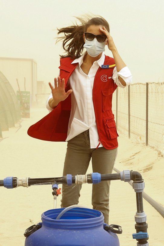 Letizia tormenta arena Mauritania gafas sol EFEjpg Letizia tormenta arena Mauritania gafas sol EFEjpg