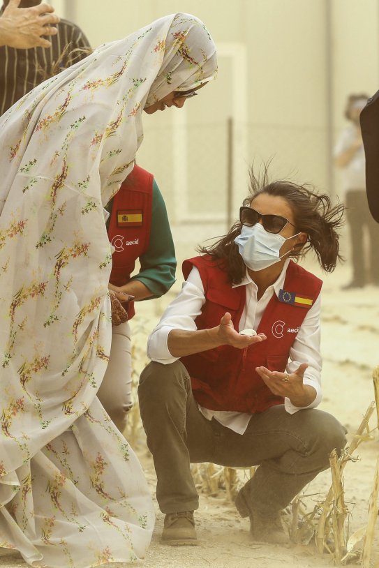 Letizia tormenta arena Mauritania despeinada EFE Letizia tormenta arena Mauritania despeinada EFE