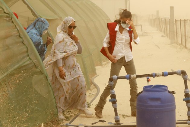 Letizia tormenta arena Mauritania despeinada 2 EFE Letizia tormenta arena Mauritania despeinada 2 EFE