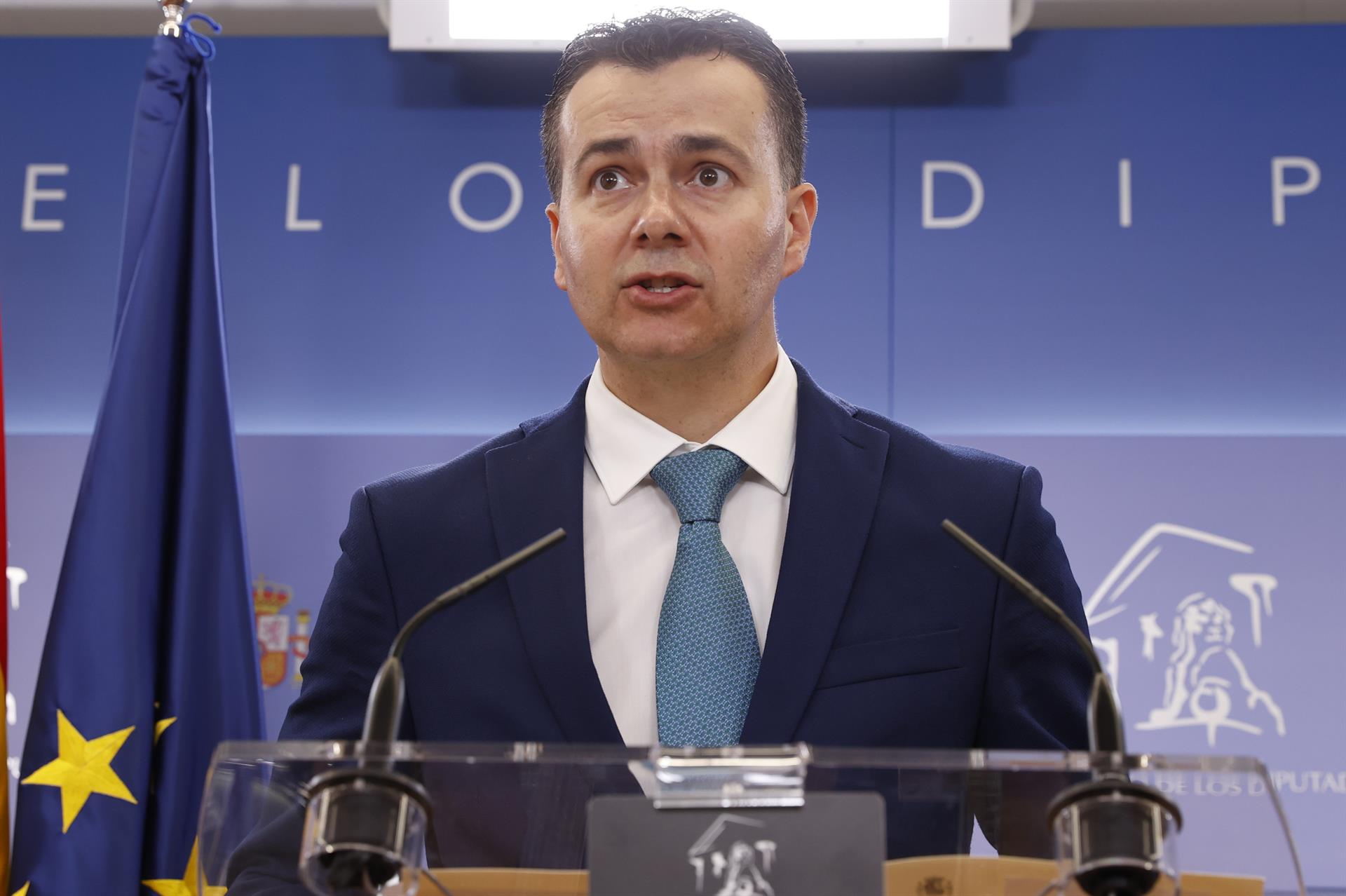 El PSOE se equivoca al votar y sube las cotizaciones máximas a la Seguridad Social
