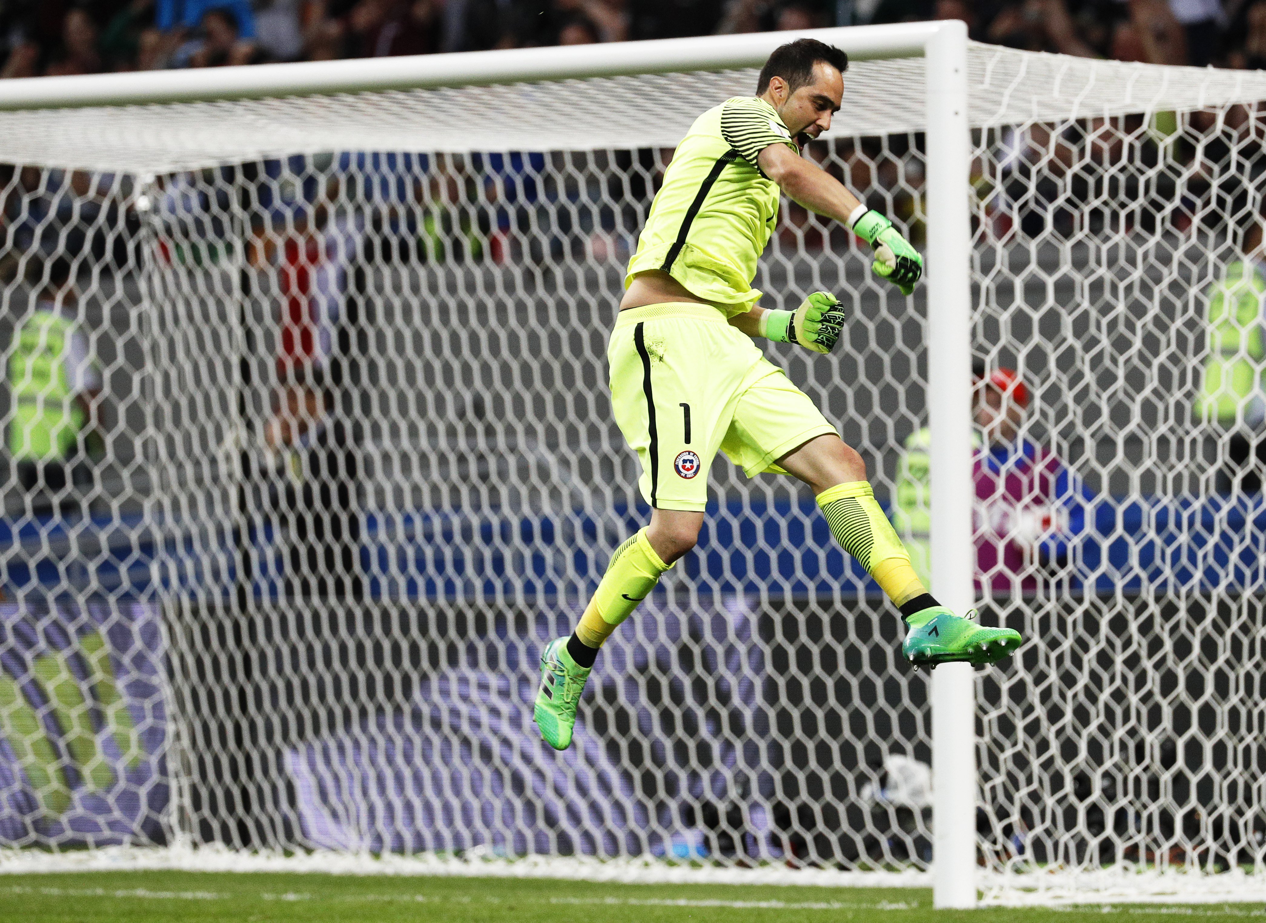 Bravo elimina a Portugal en los penaltis y lleva a Chile a la final (0-0)