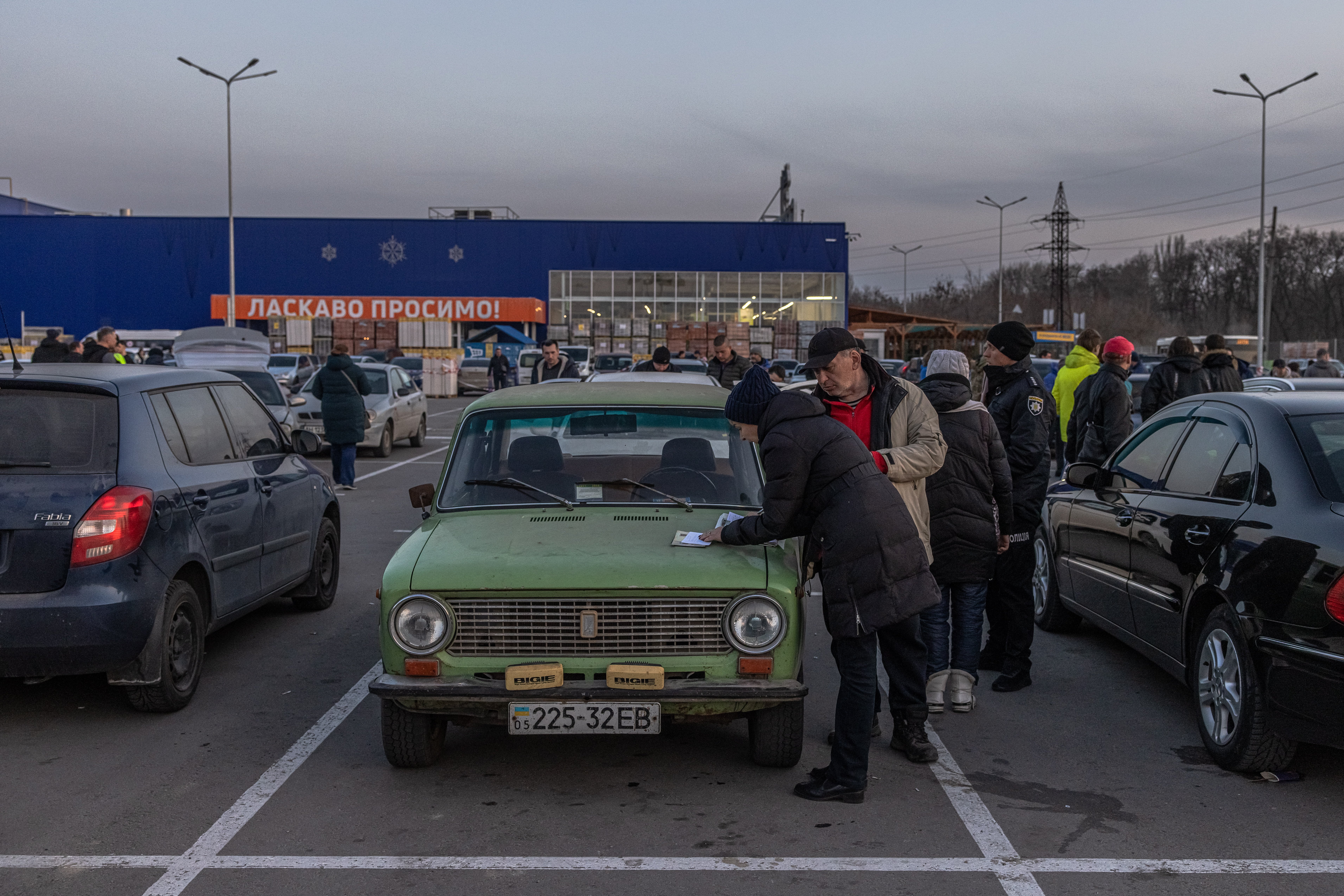 Més de 800 persones amagades en una fàbrica de productes químics de Severodonetsk