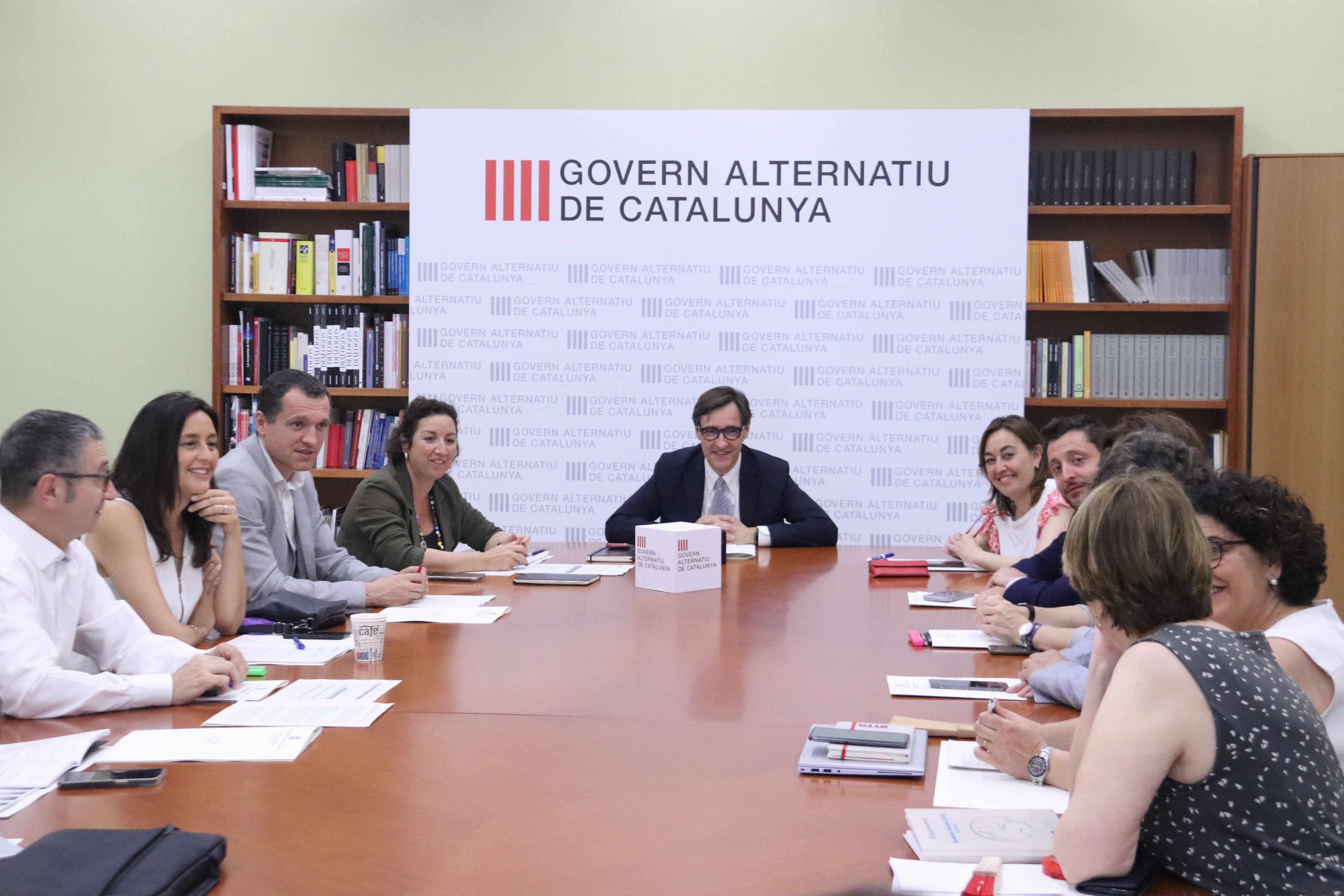 El PSC presumeix d'un any de govern alternatiu: "Hi ha deixadesa de la Generalitat"