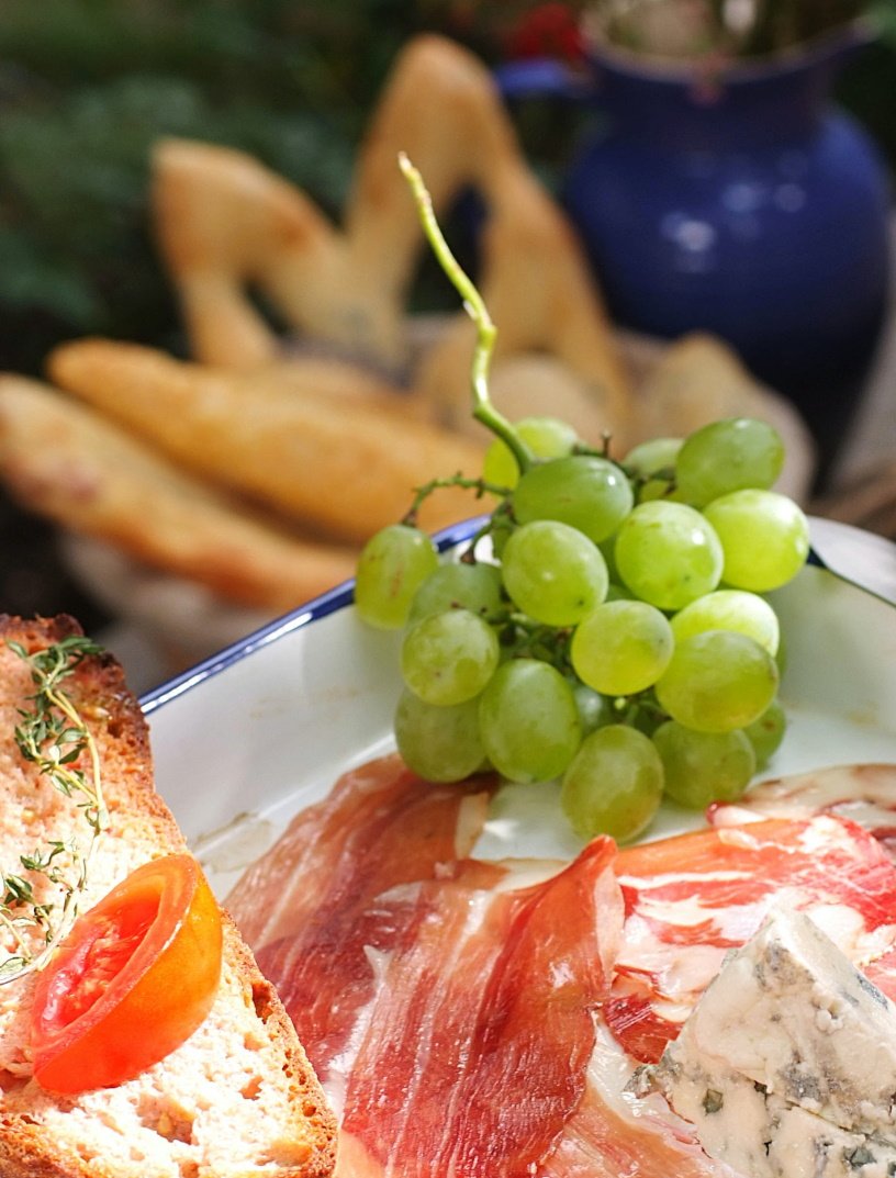 Cava y jamón, la combinación perfecta y económica para hacer el aperitivo