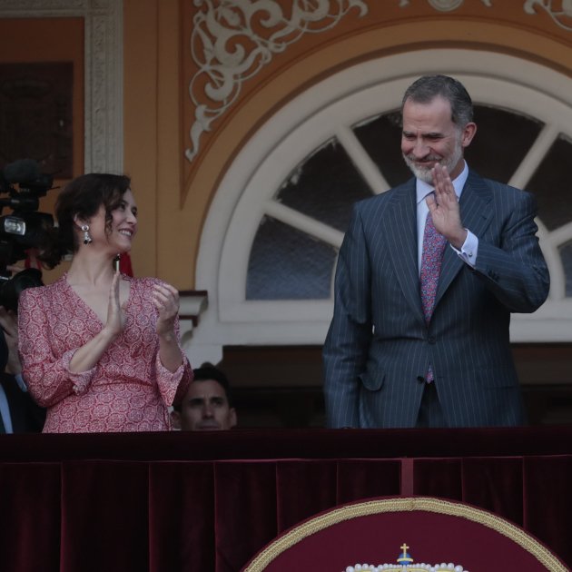 Felipe con Ayuso en los toros GTRES