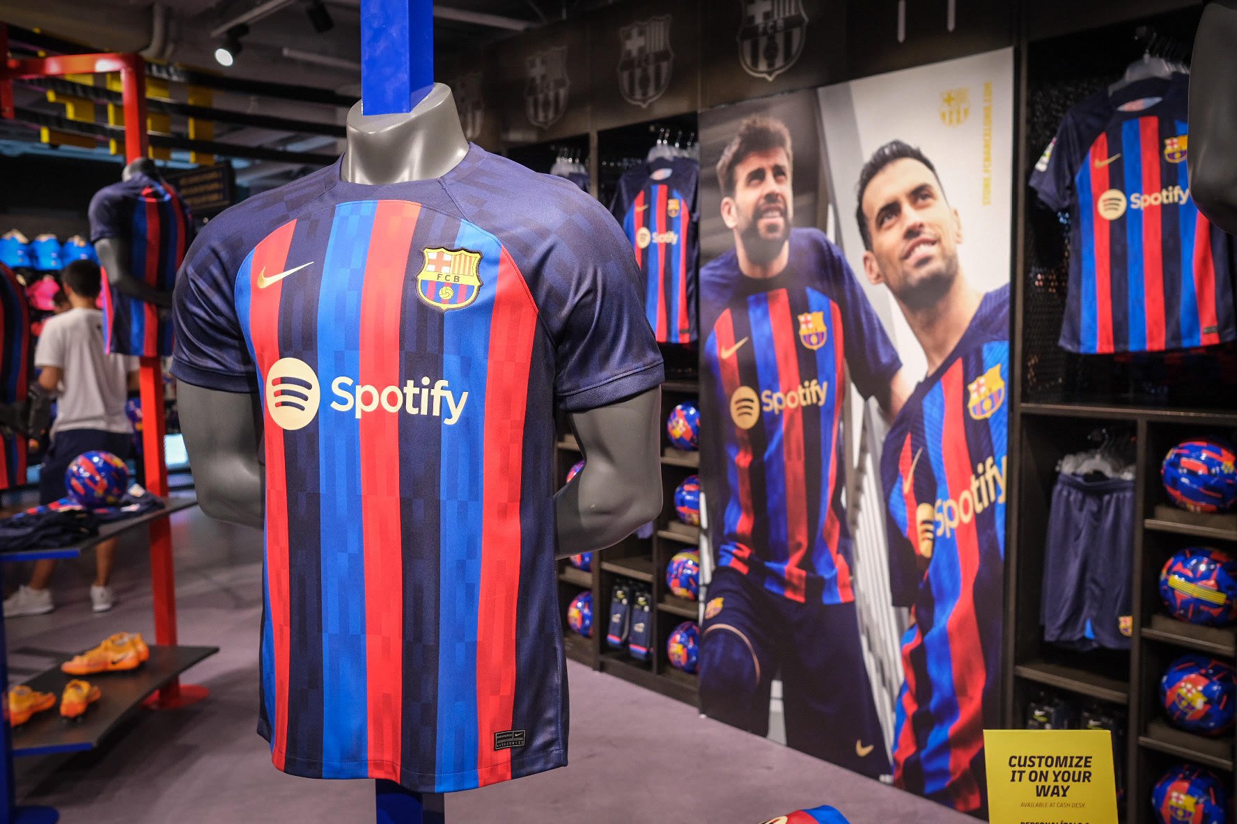 Surt a la llum la nova samarreta del Barça: amor i odi a parts iguals