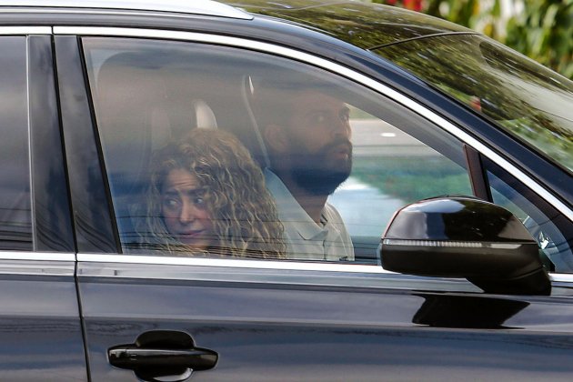 Shakira y Gerard Piqué en coche GTRES