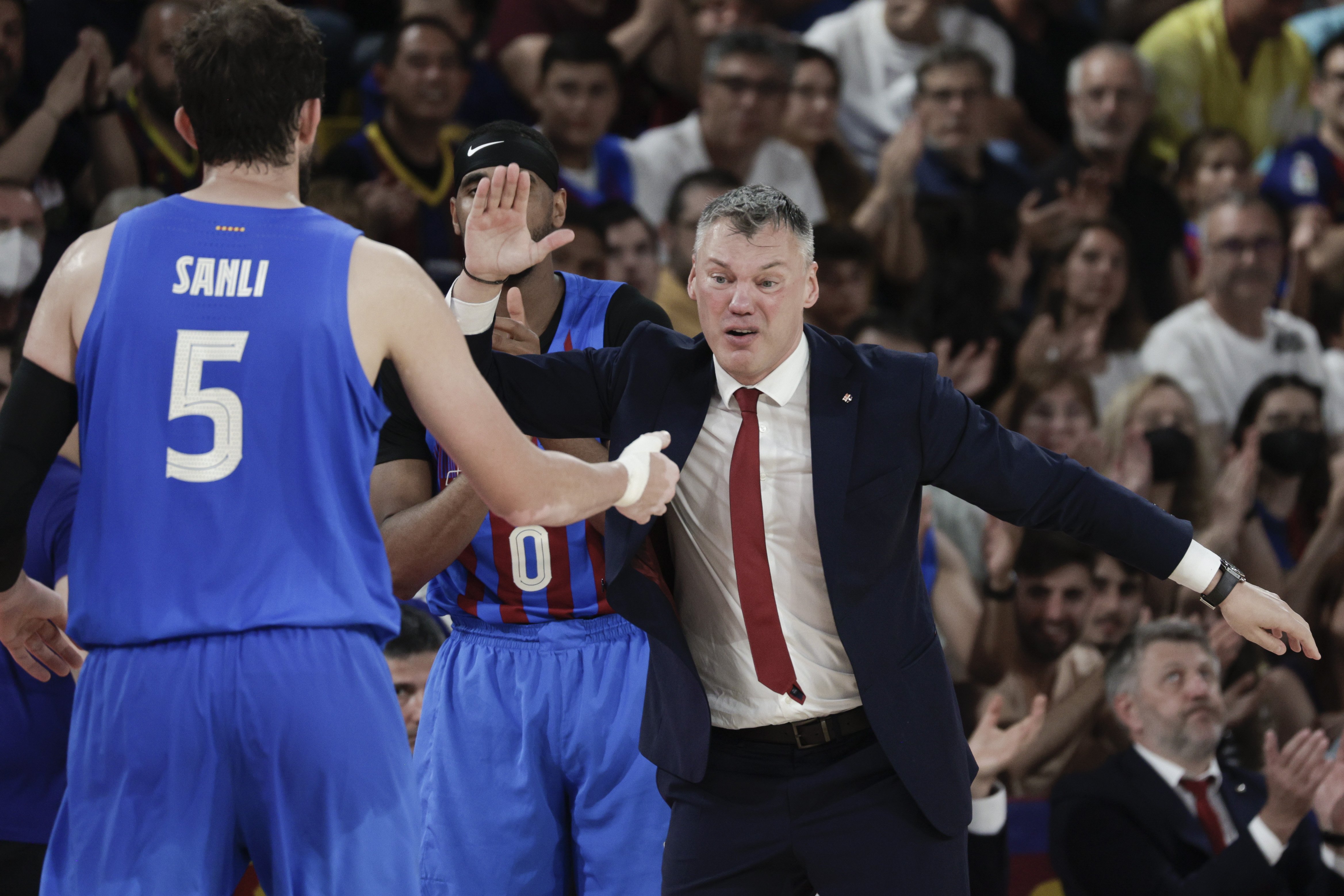 El Barça se lleva el primer envite de las semifinales de la Liga Endesa superando a la Penya (89-72)