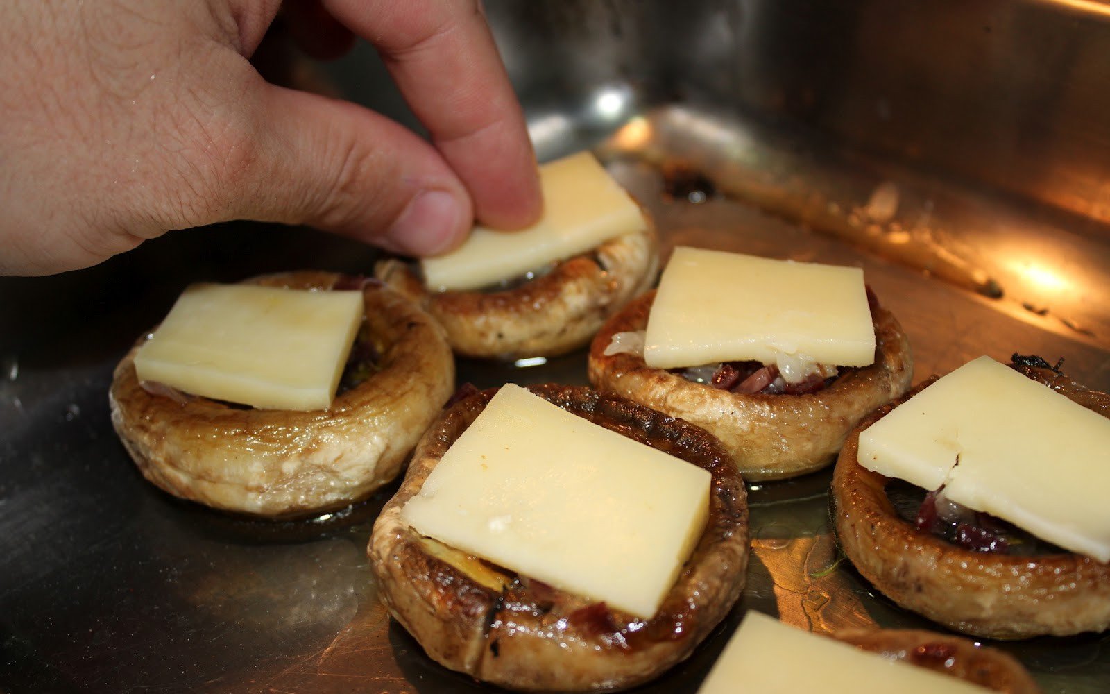 xampinyons farcits pernil iberic loli sajolida sobre crema verdura pas10