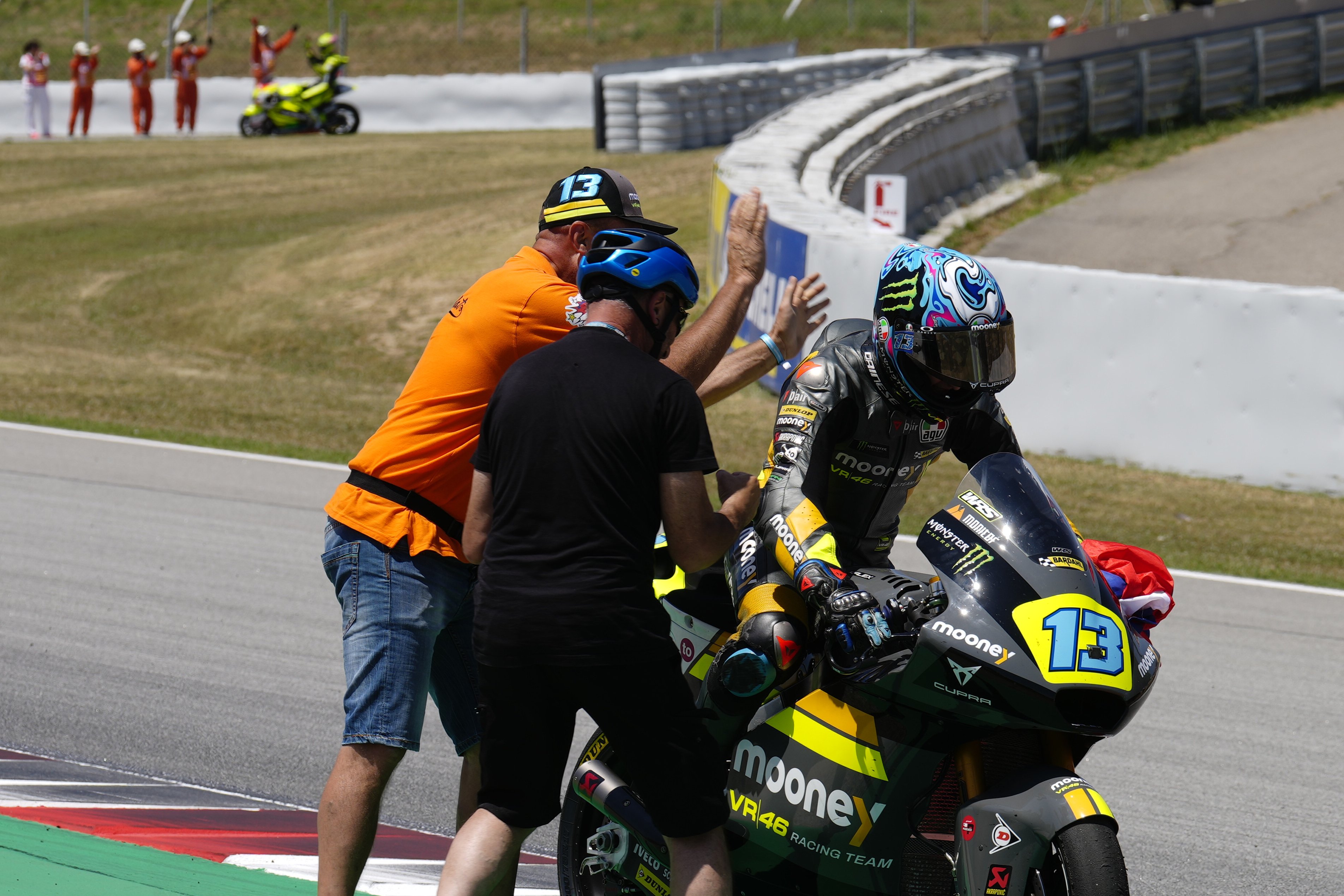 Vietti culmina el cap de setmana perfecte a Montmeló i és líder en solitari de Moto 2