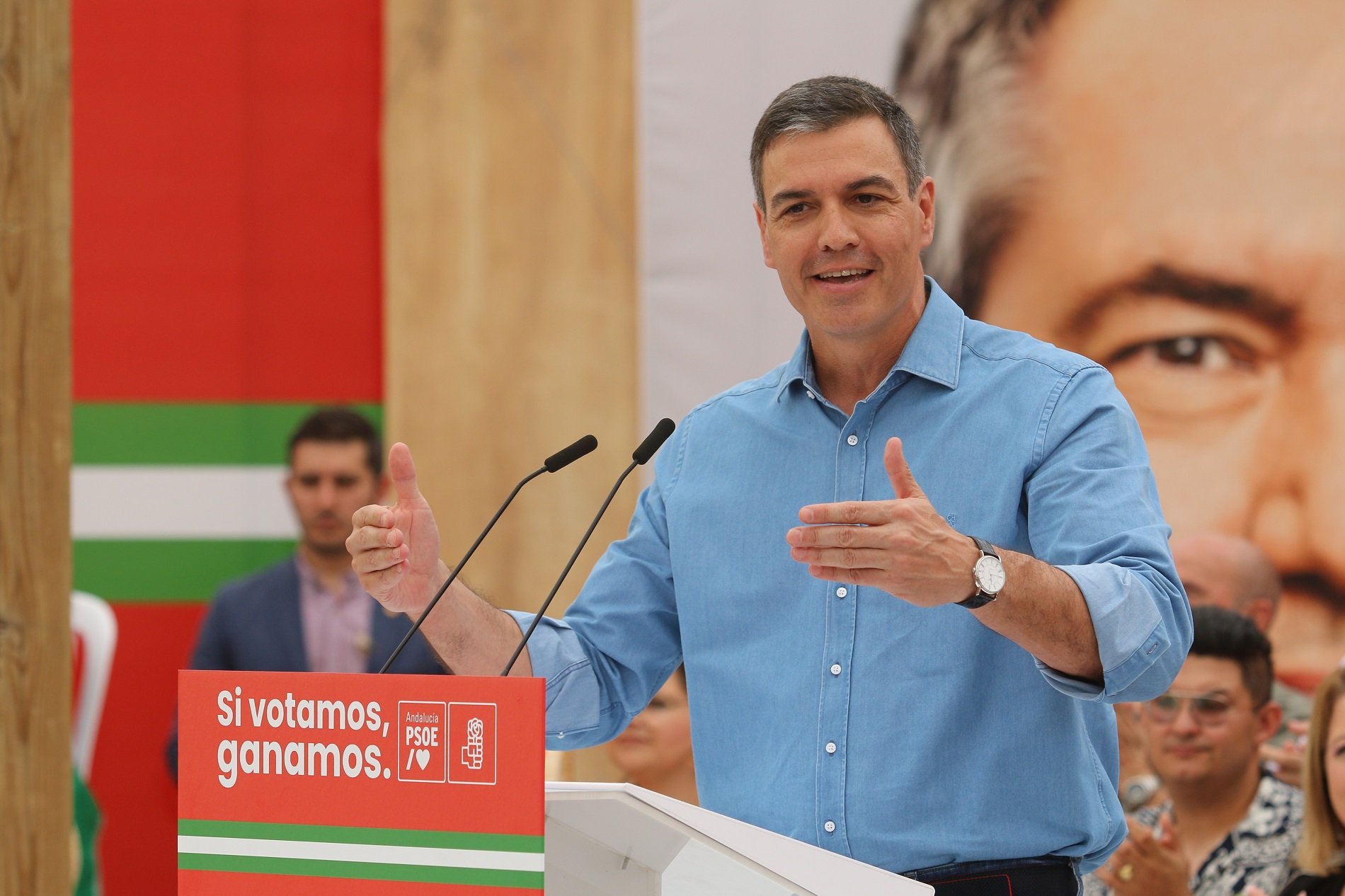 Sánchez, a la desesperada: "Todo lo bueno que tiene Andalucía lo ha hecho el PSOE"