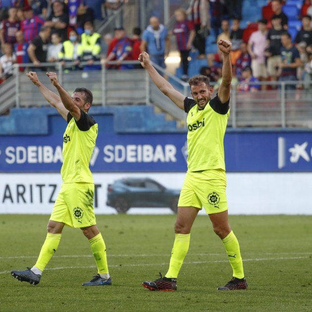 El Girona obra la remuntada davant l'Eibar i és a un pas de l'ascens a Primera (0-2)