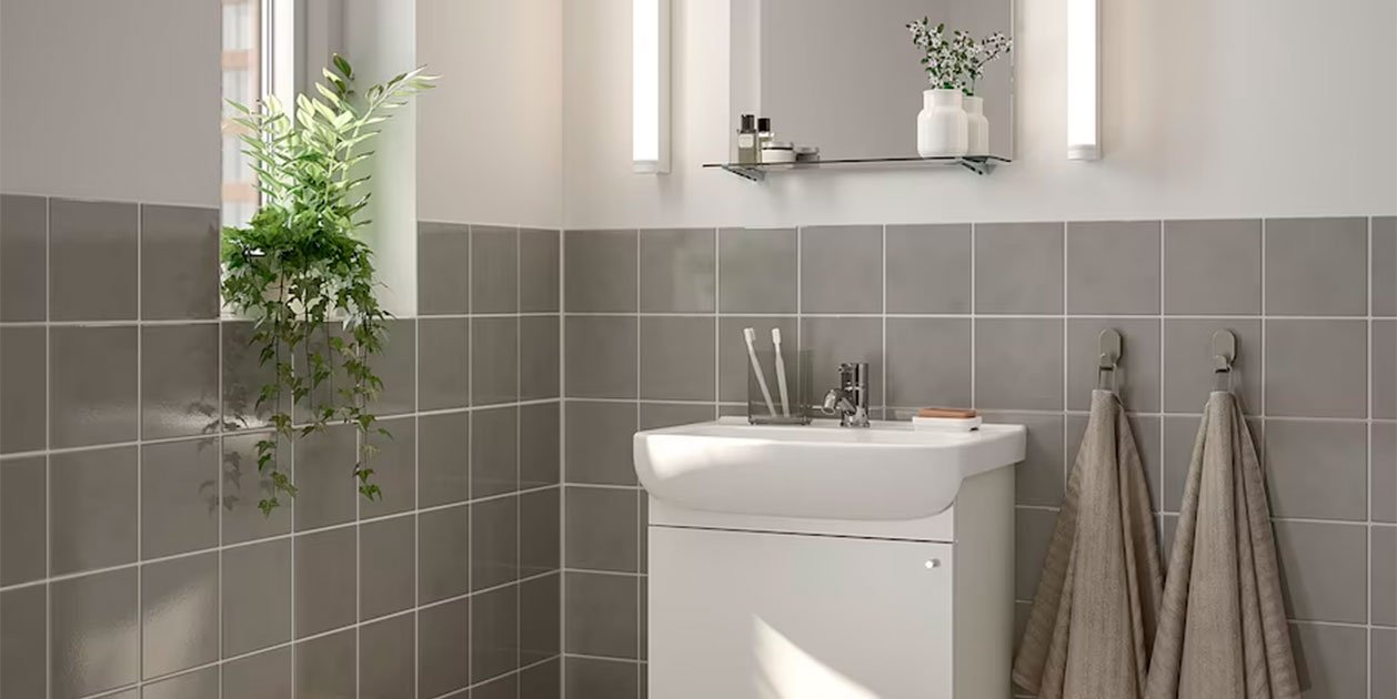 Ikea tiene el mueble de baño perfecto para lavabos pequeños