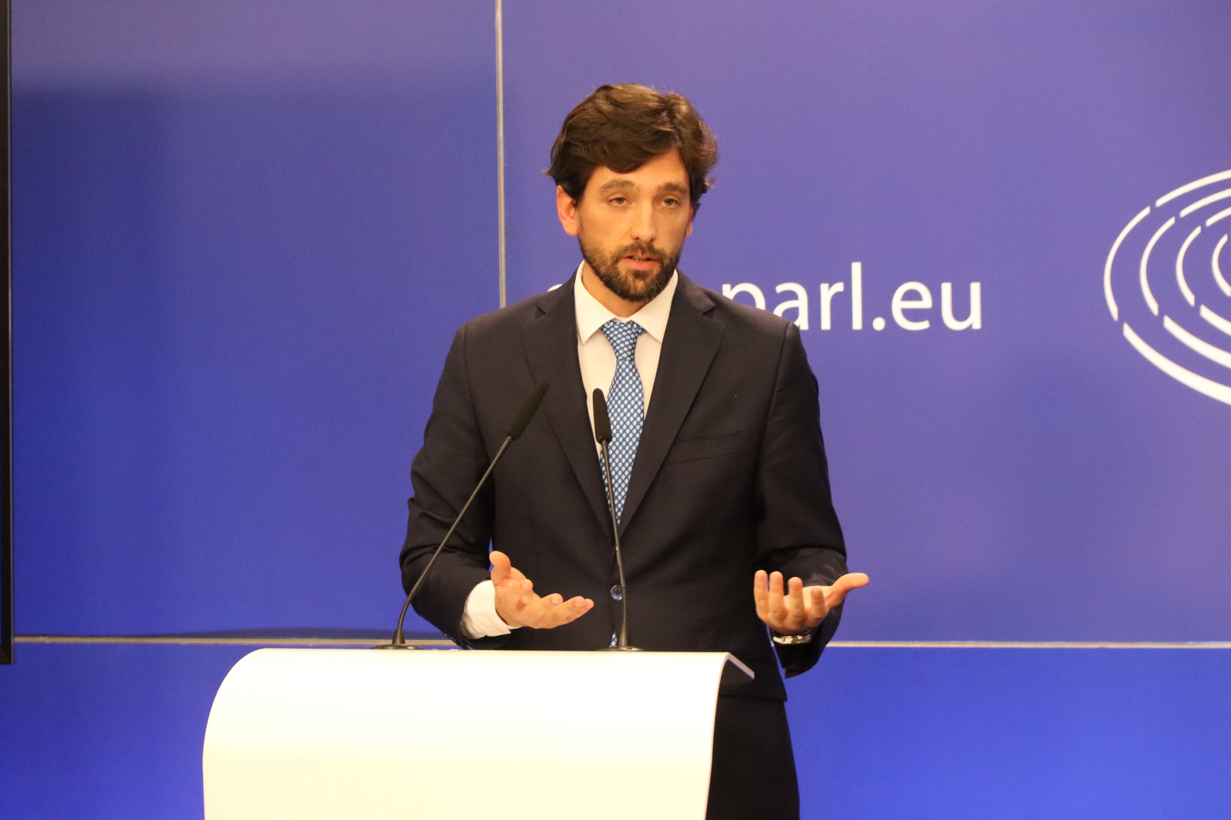 Adrián Vázquez assegura que Puigdemont podria fer d'eurodiputat mentre fos a la presó