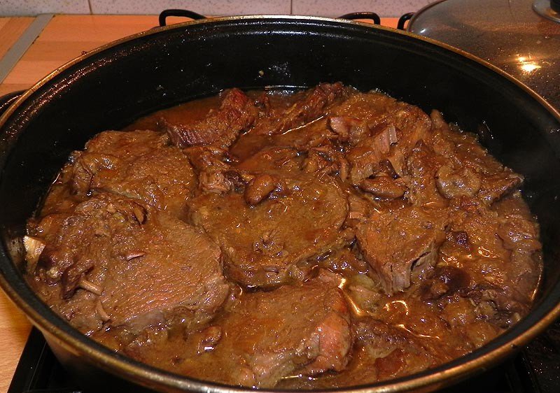 Carne de ternera asada con senderuelas