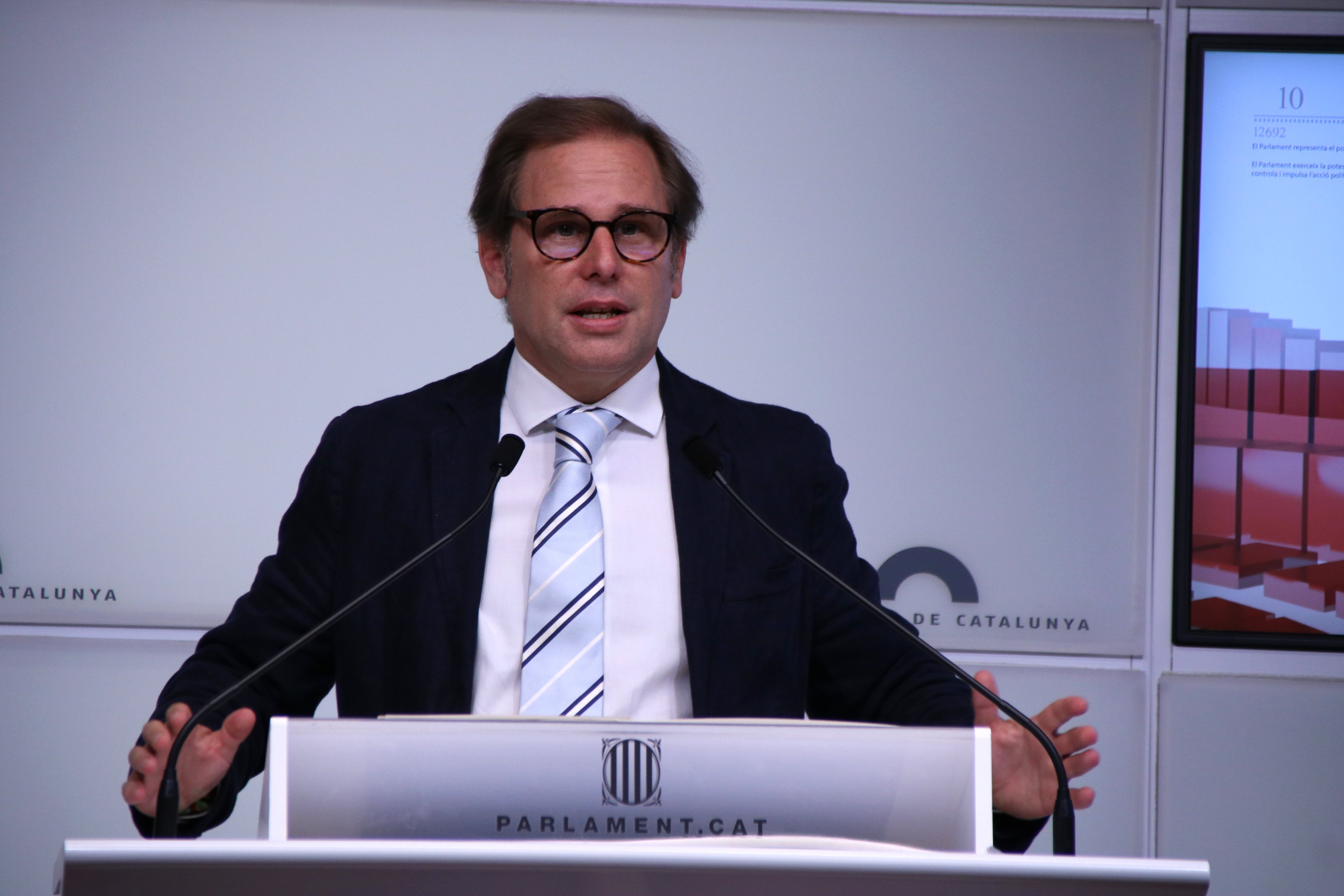 Vox, Cs i PP passen pàgina i amenacen de portar la llei sobre el català al TC