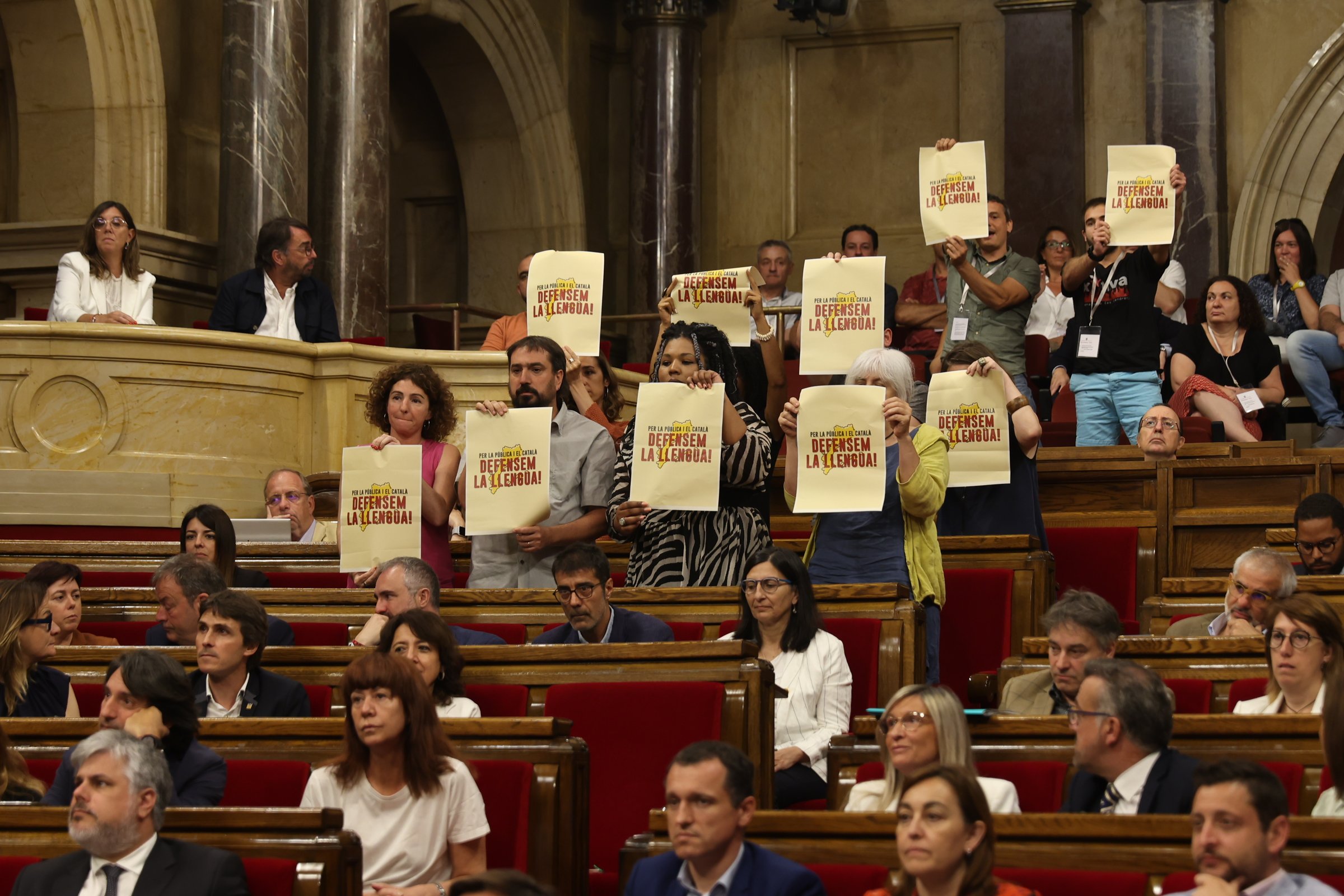 La CUP promou al Parlament el bloqueig de la missió europea sobre el castellà que impulsa el PP