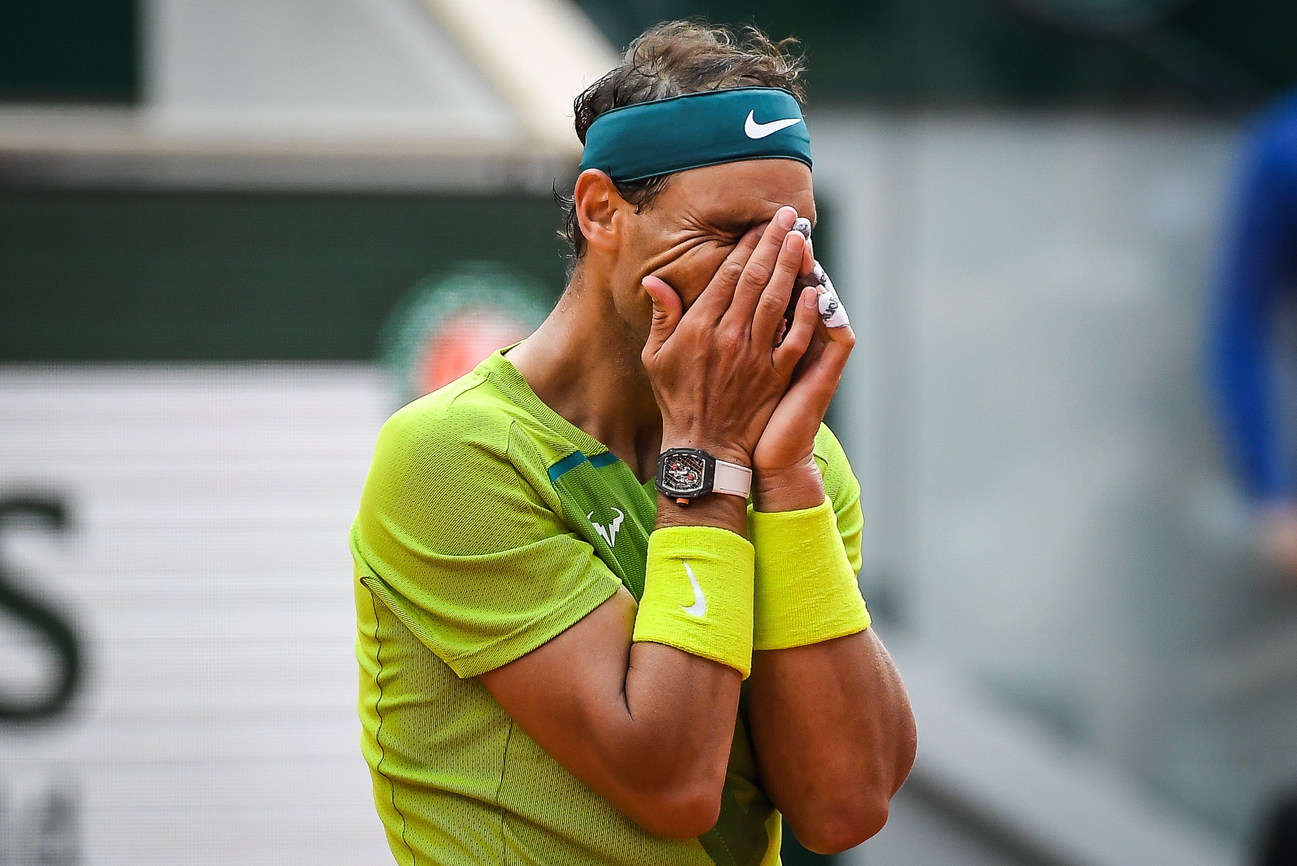 Rafa Nadal recibe un tratamiento innovador para resolver el síndrome de Müller-Weiss | VÍDEO