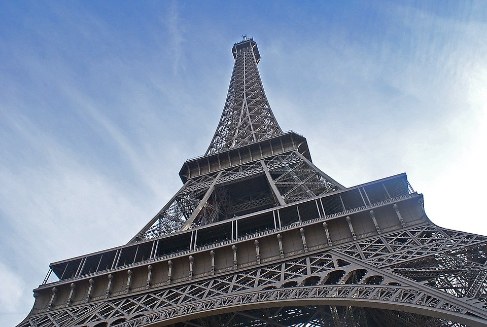 Evacuan la Torre Eiffel y la Gare du Nord de París por razones de seguridad
