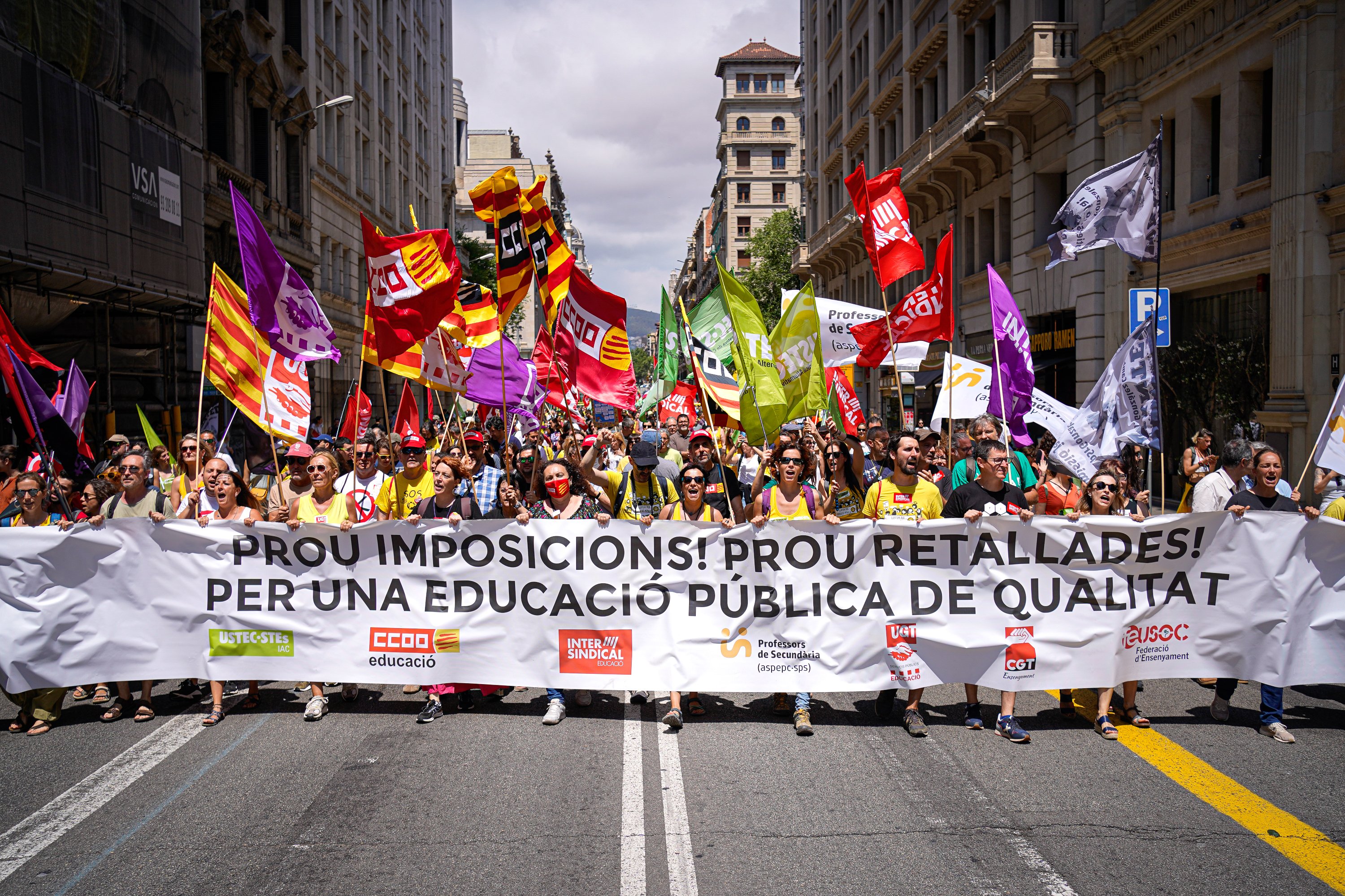 Los sindicatos mantienen la guerra con Educació con un ínfimo seguimiento de la huelga