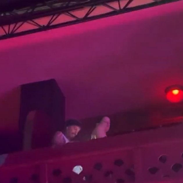 Rauw Alejandro y Rosalia bailando @RosaliaSources Rauw Alejandro y Rosalia bailando @RosaliaSources