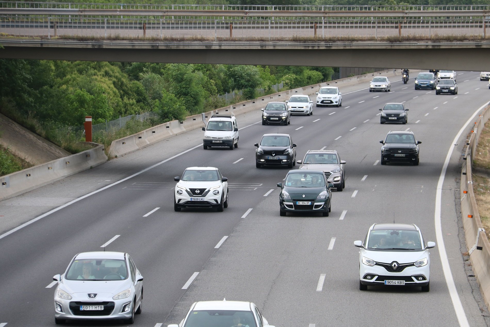 Tráfico y la DGT se plantean reducir a 100 km/h la velocidad máxima en la AP-7 en el Vallès