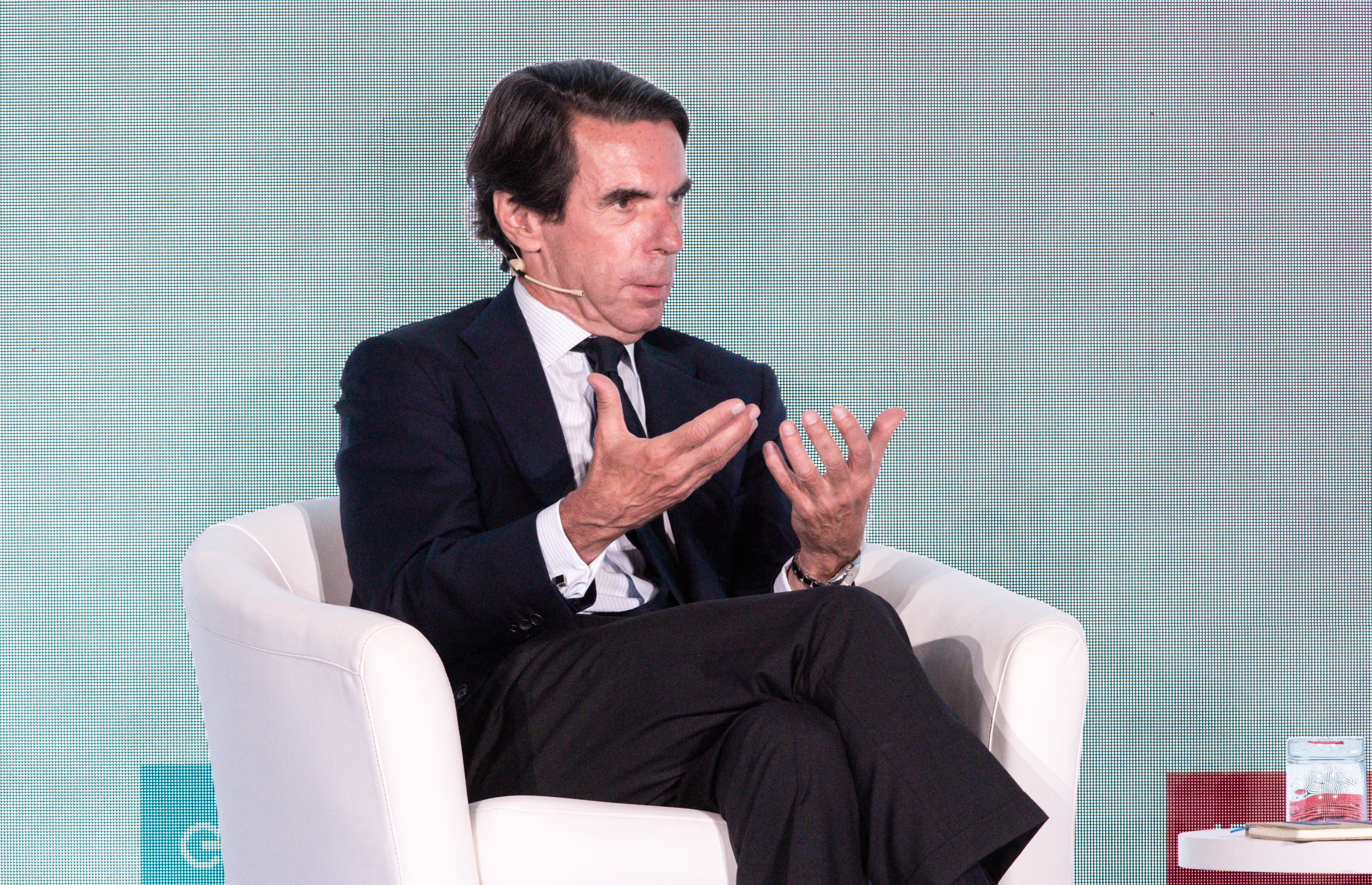 Aznar se declara a disposición de Feijóo: "Estaré donde el país me pida"