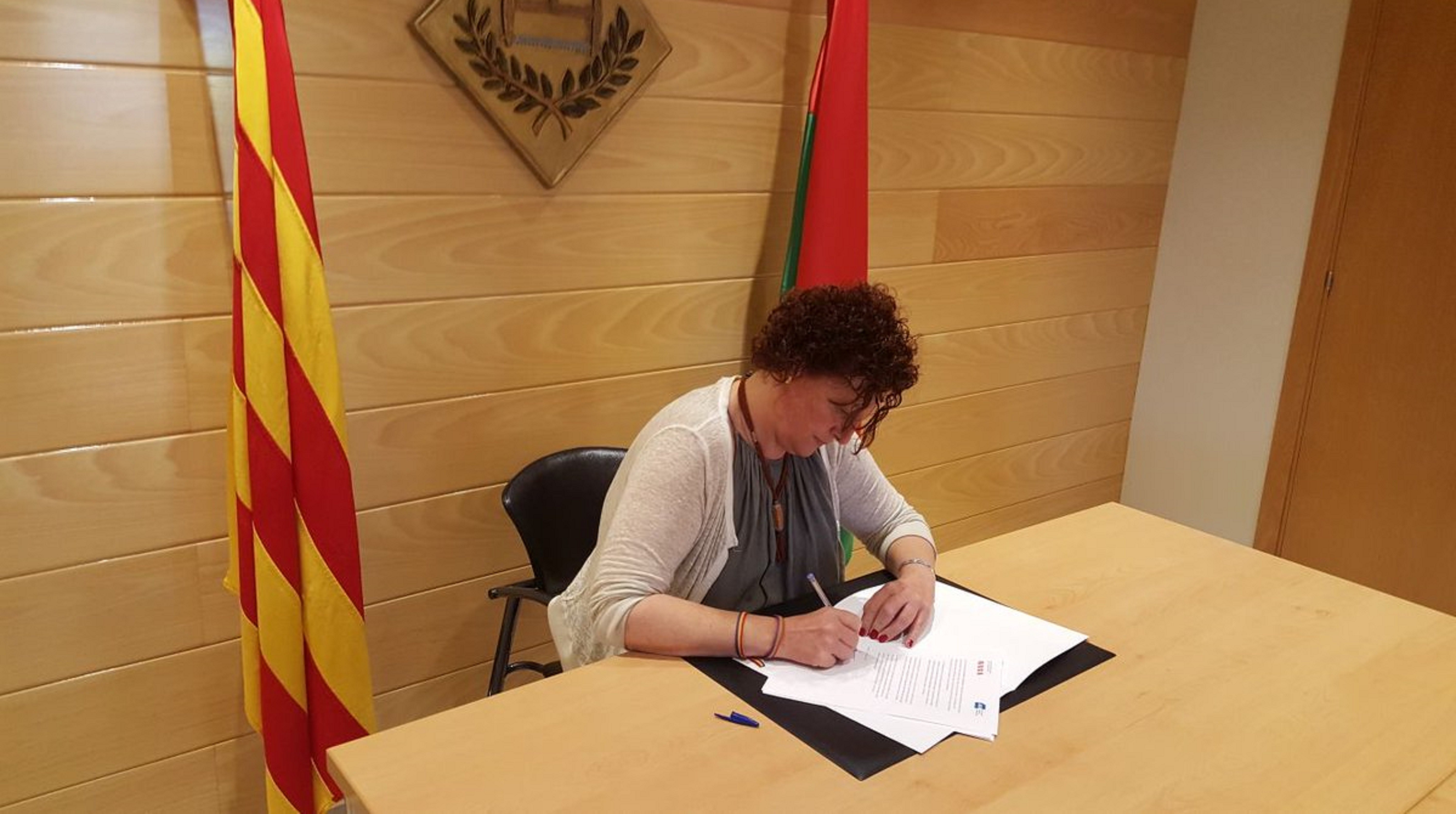 Els alcaldes d'ERC signen el compromís amb el referèndum
