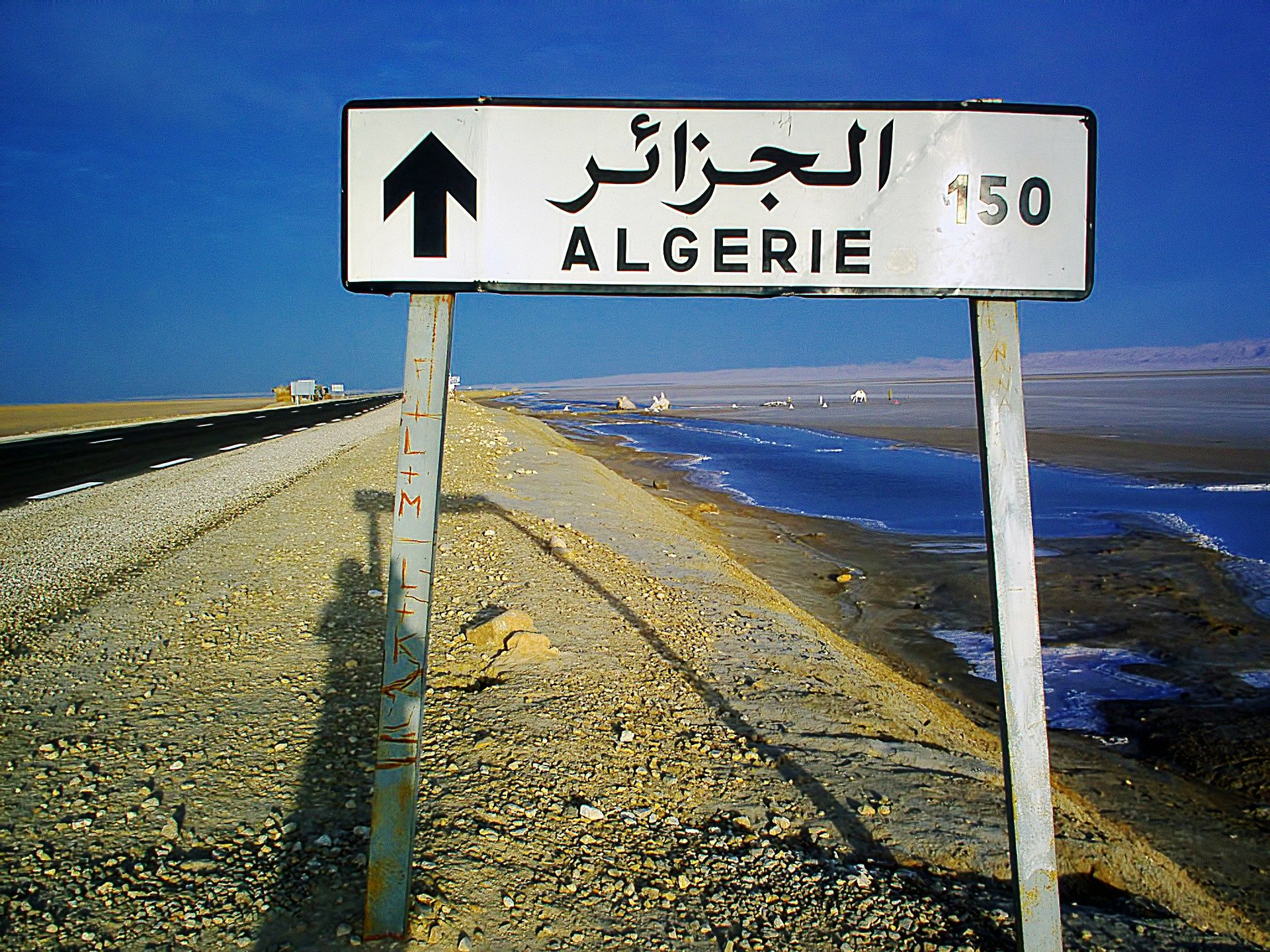 Portadas de nacionalismo banal por España y contra Argelia