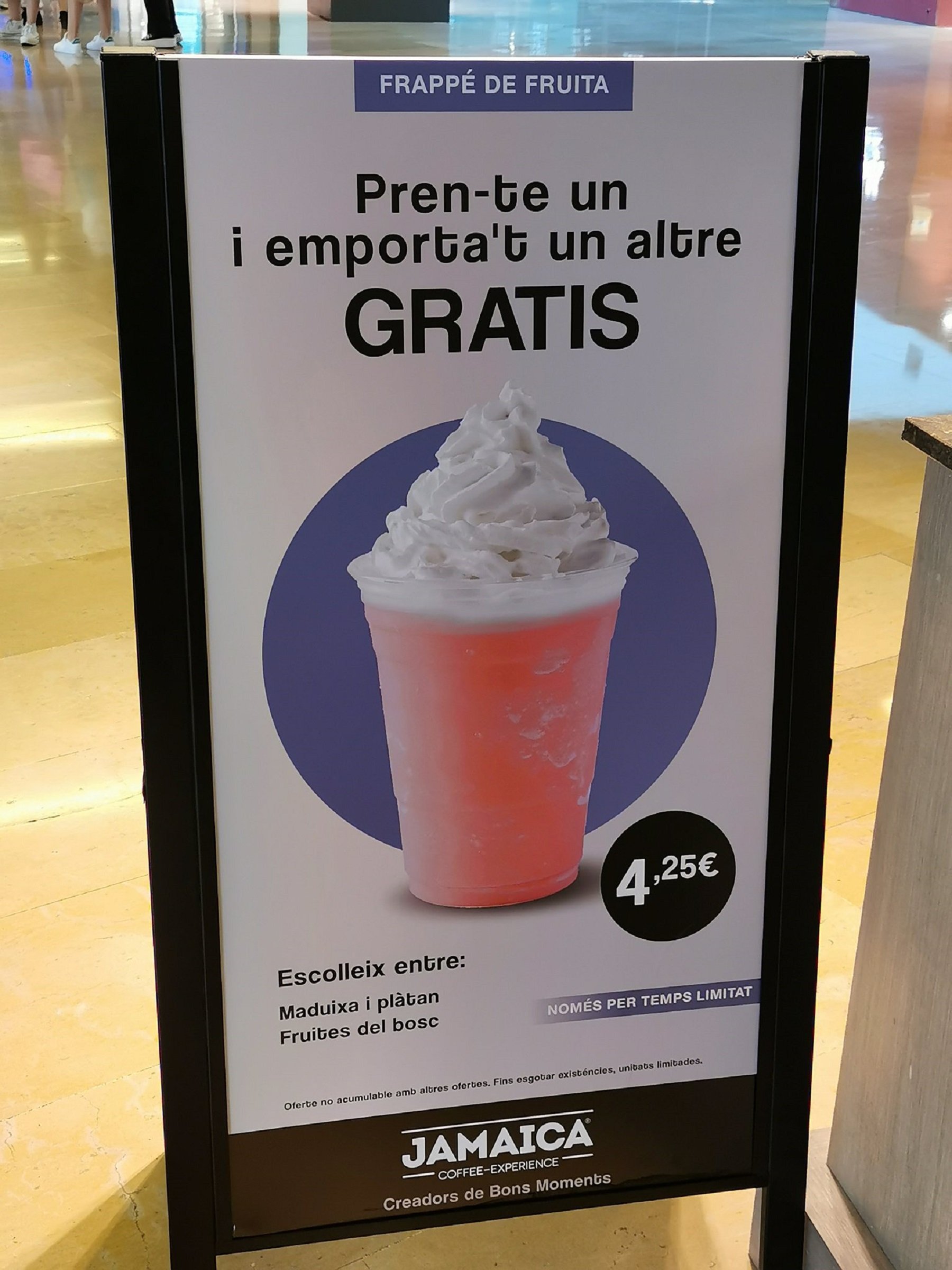Récord de errores ortográficos en catalán en un anuncio de una cafetería