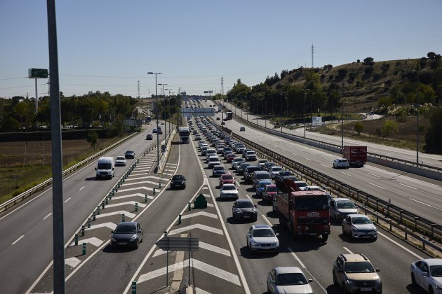 Embús DGT caravana trànsit|tràfic autopista operació sortida / Foto: Europa Press