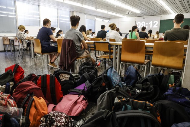 Estudiantes examinan PAZ prueba acceso universidad UPV Valencia / Foto: Europa Press