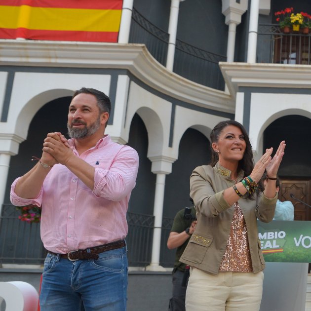 Santiago Abascal VOX candidata presidencia Andalucía Macarena Olona Auditorio Parque Constitución Marbella / Foto: Antonio Paz