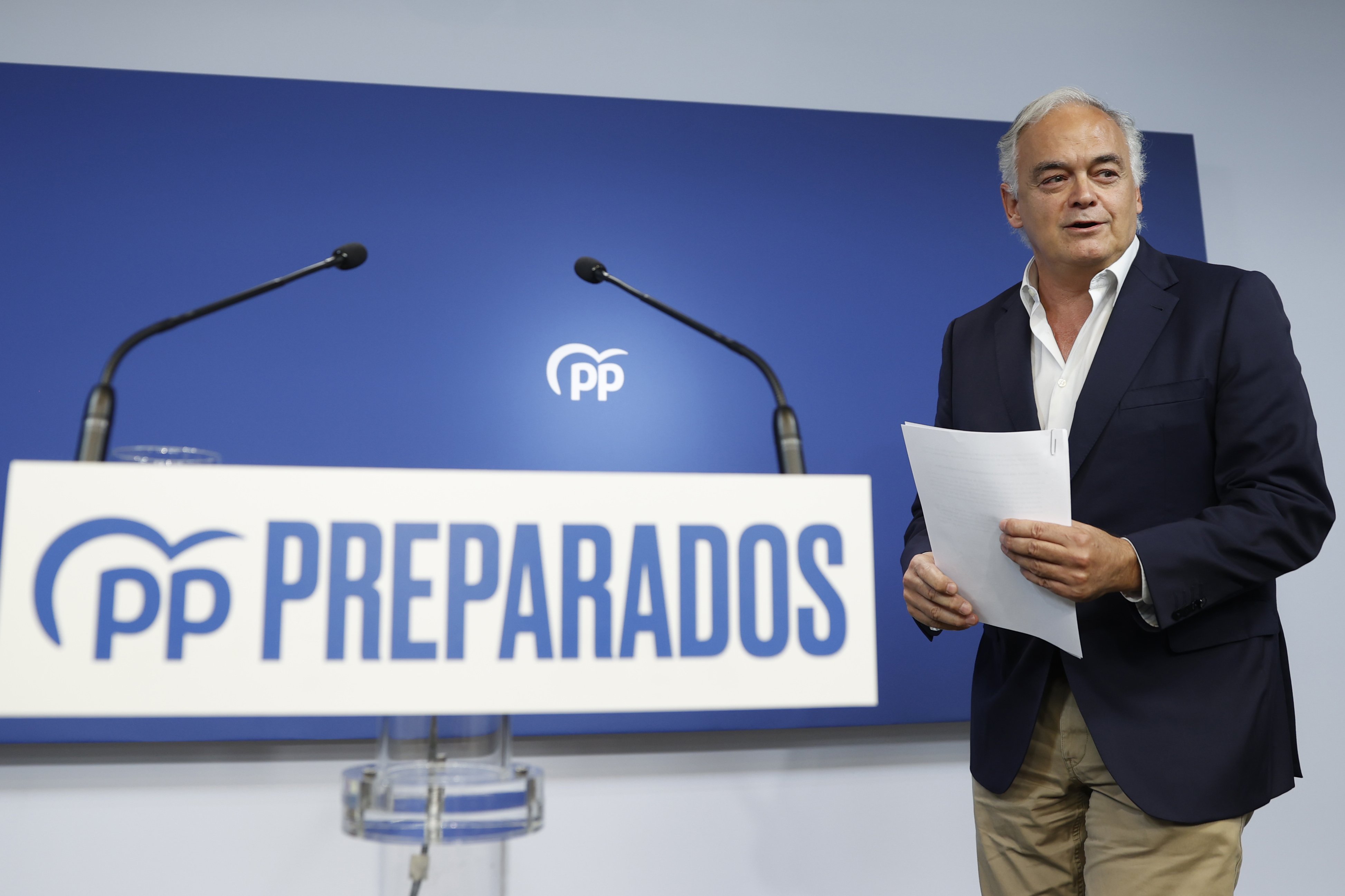 Feijóo rectifica Casado: ordena retirar el recurs que demana l'absolució de Luis Bárcenas