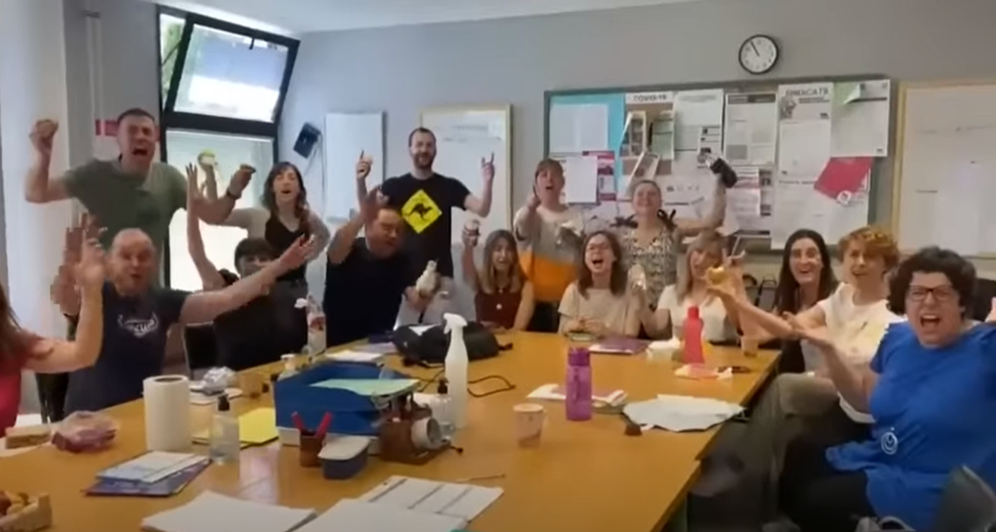 'Ai xaval': la versión viral de Rigoberta Bandini de unos maestros a sus alumnos | VÍDEO