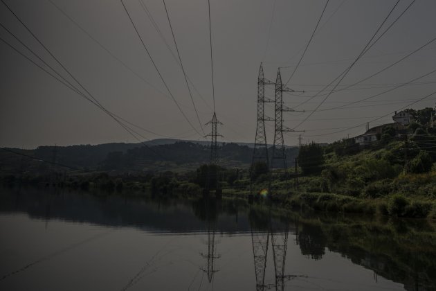 Torres eléctricas, luz, precio electricidad tope del gas vigor Ourense Castrelo de Miño tendido eléctrico / Foto: Efe