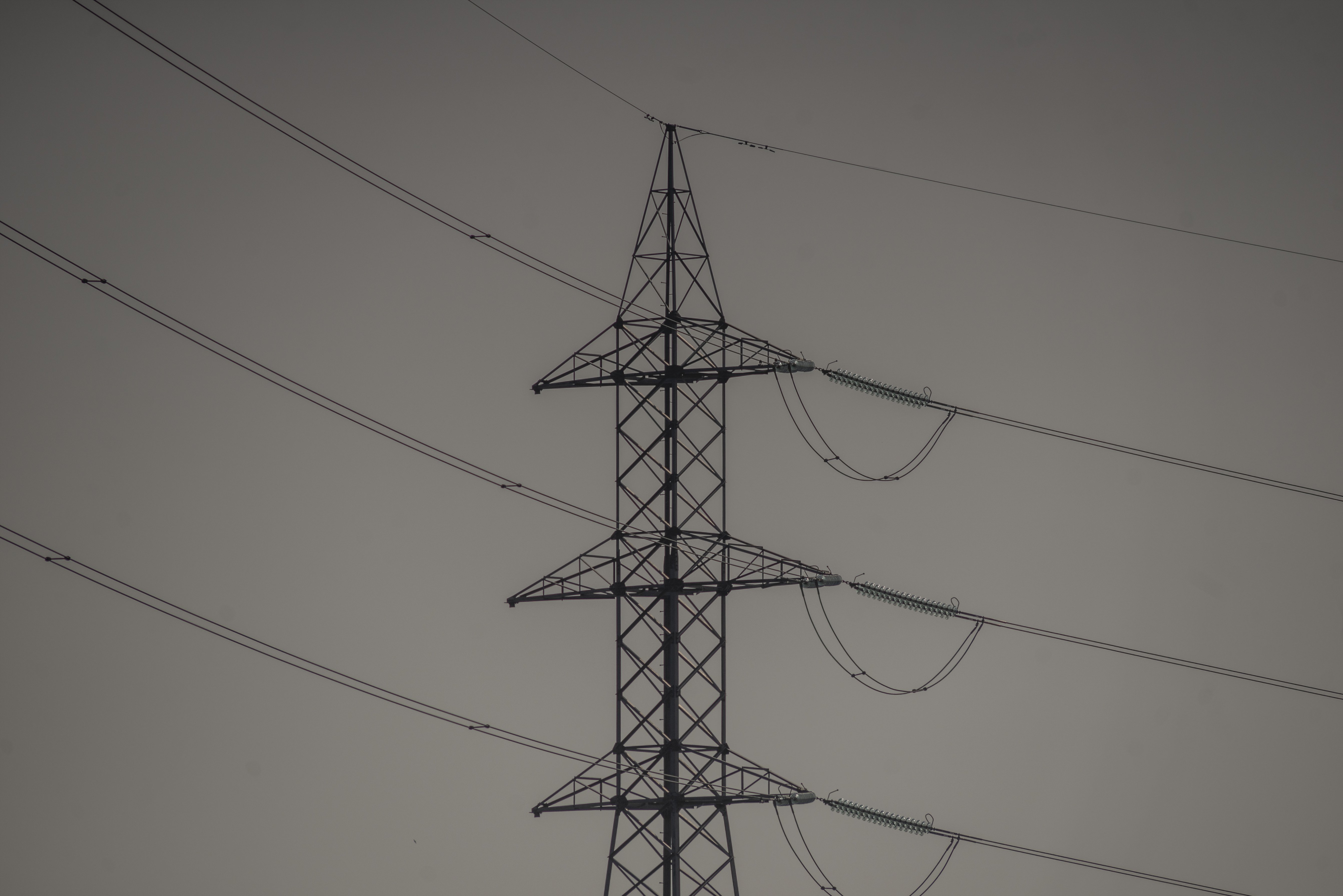 Torres eléctricas, luz, precio electricidad tope del gas vigor Ourense Castrelo de Miño / Foto: Efe