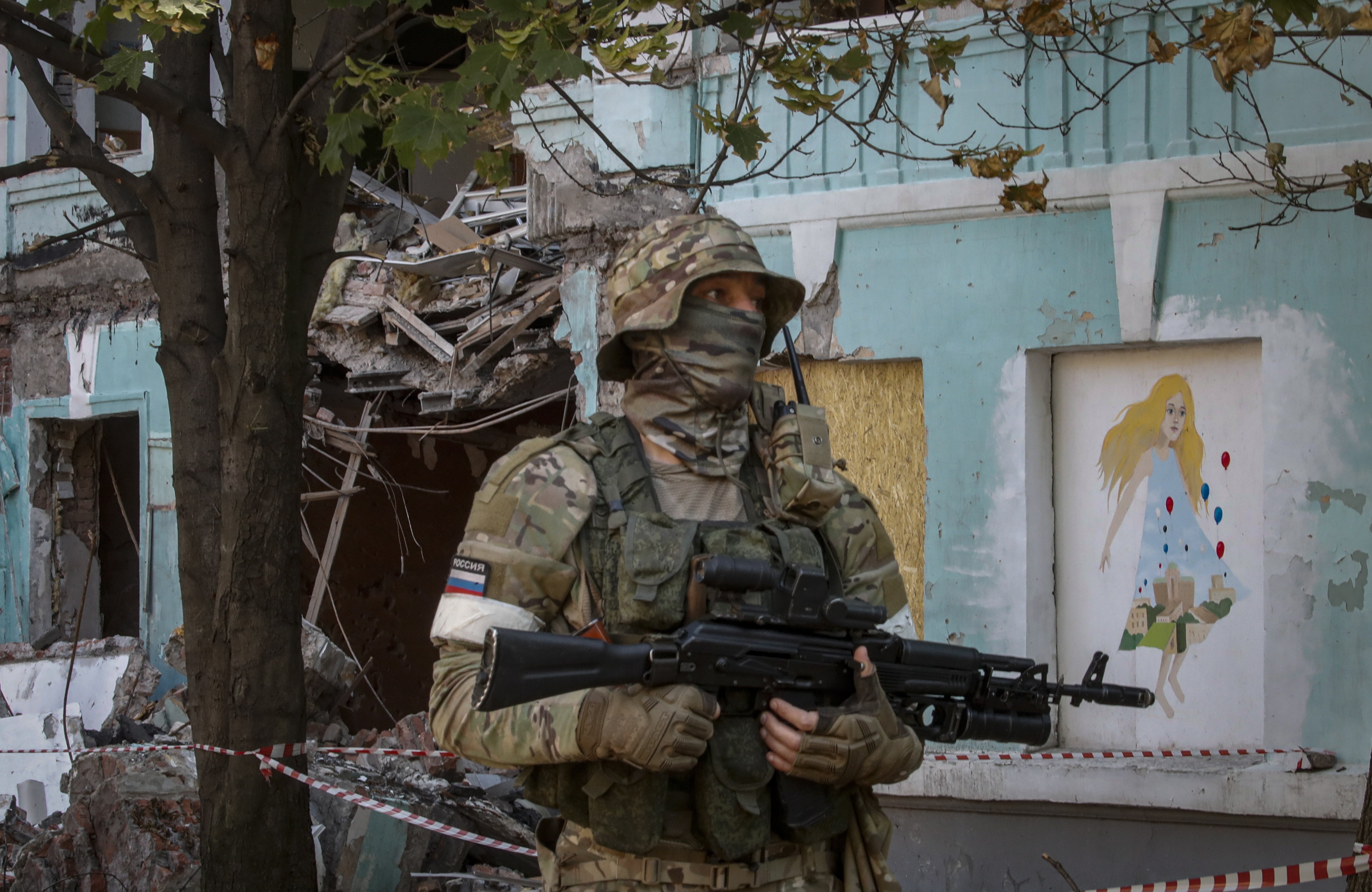 La gent fuig en massa dels bombardejos de Lugansk: "No poden suportar-ho més"