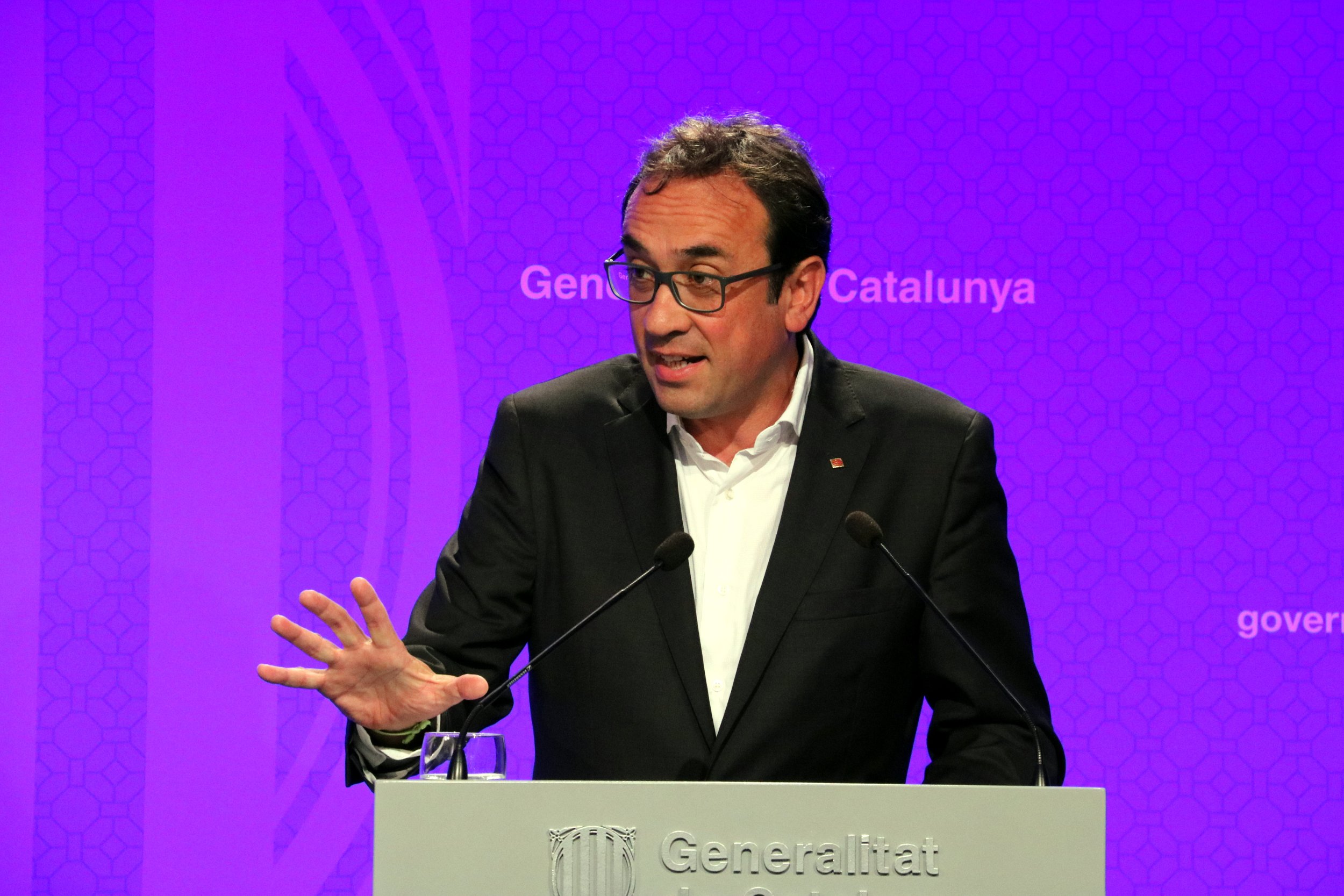 Rull pide "no bajar la guardia" ante la disminución de colas en El Prat