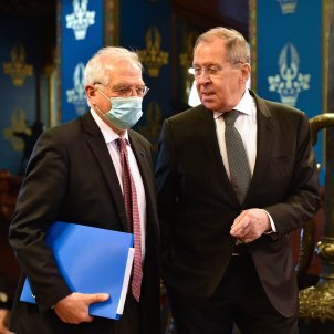 Josep Borrell reunido Ministro exteriores Sergei Lavrov Rusia Moscú mascarilla / Foto: Europa Press