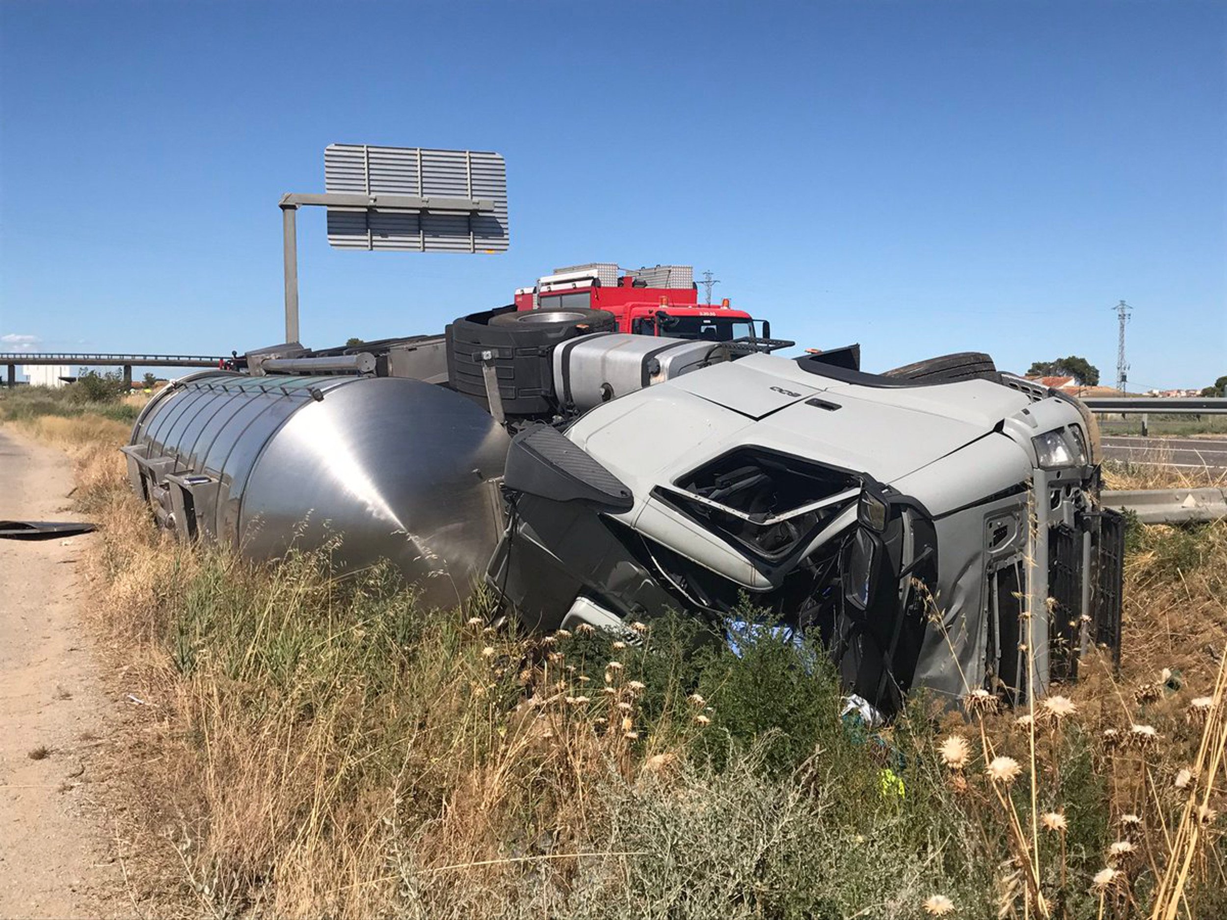Accidente mortal entre un camión y dos coches en Alcarràs