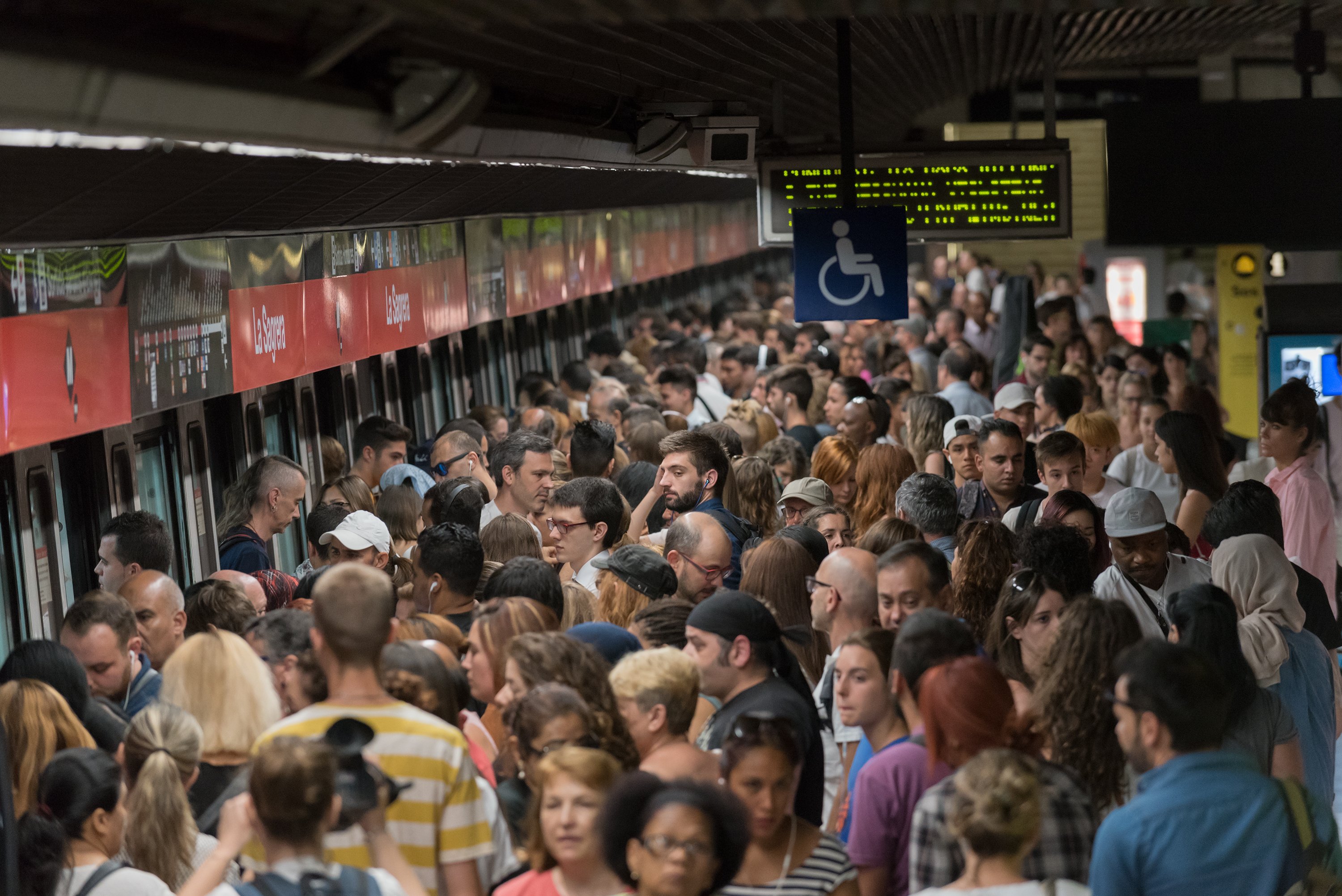 Barcelona viu l’onzè dilluns de vaga al metro