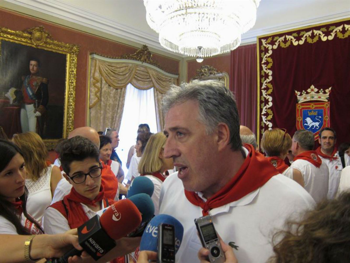 L’alcalde de Pamplona, "impotent i cabrejat" per les violacions a San Fermín